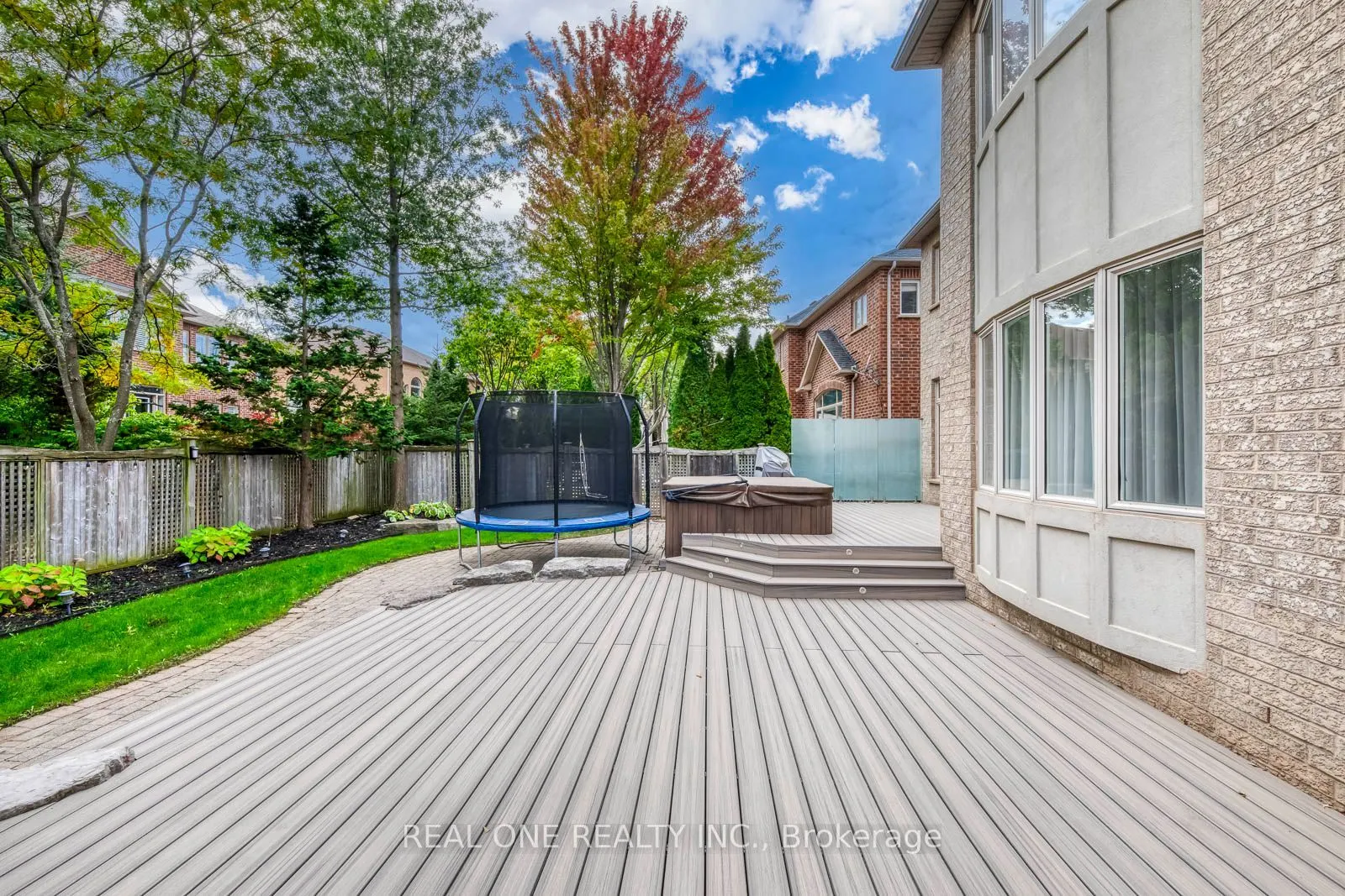 2456 Bon Echo Drive