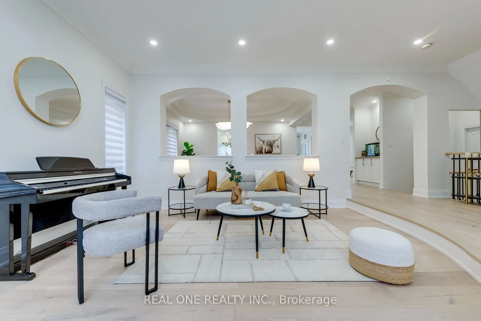 2456 Bon Echo Drive