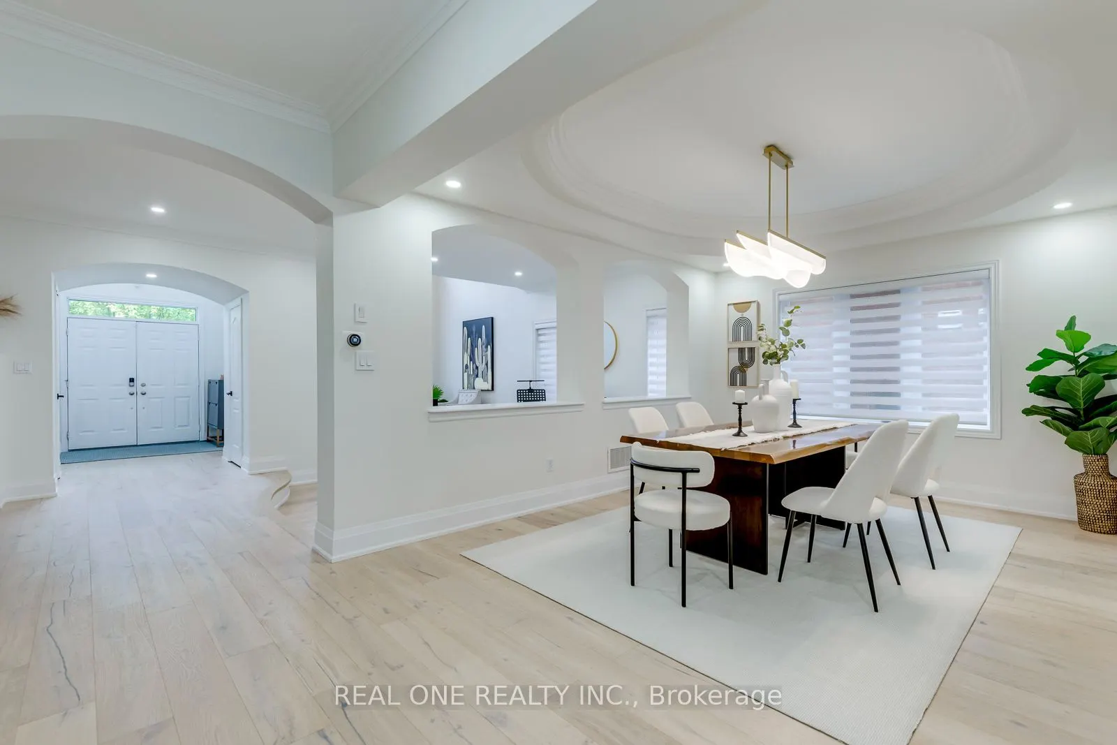 2456 Bon Echo Drive