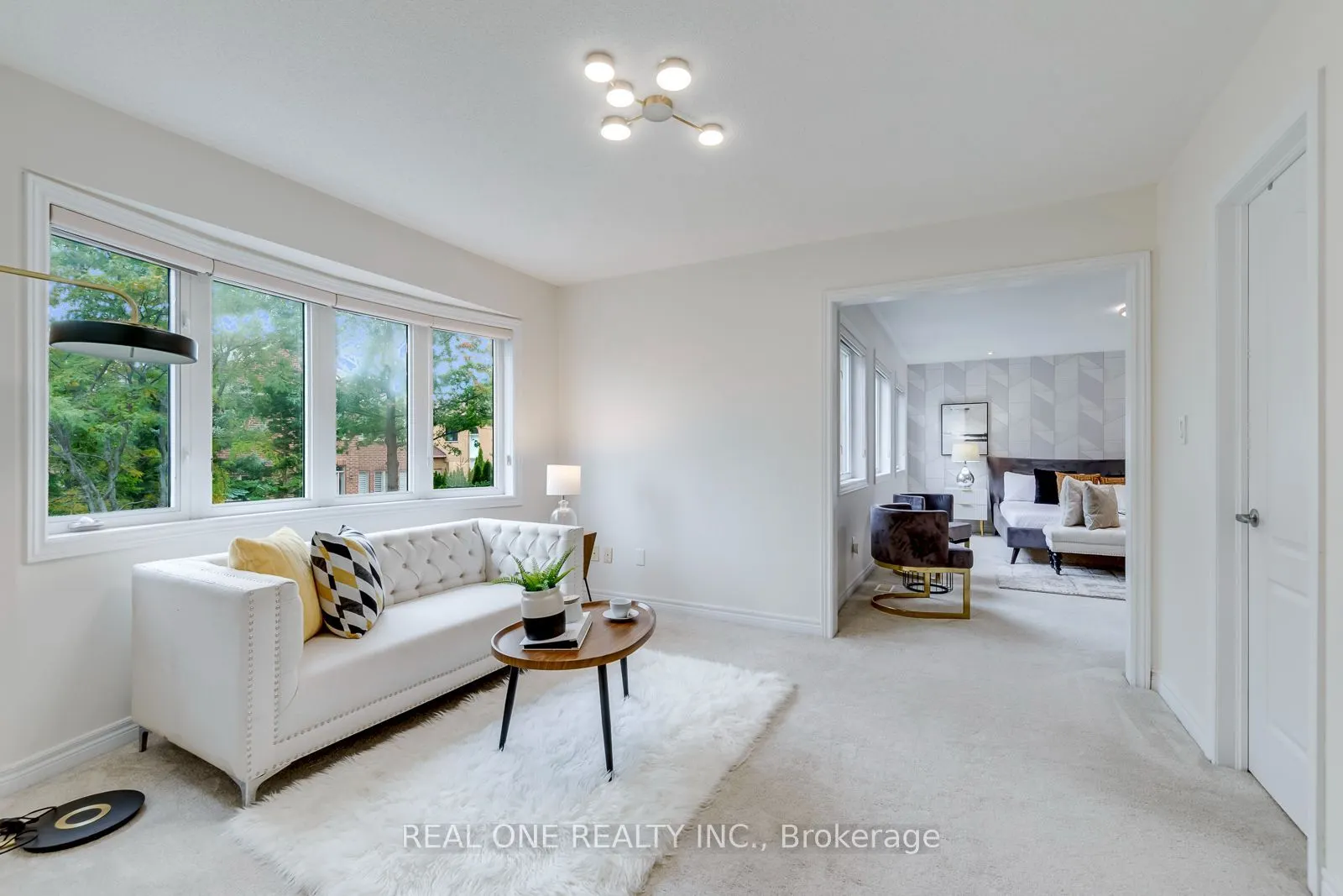 2456 Bon Echo Drive