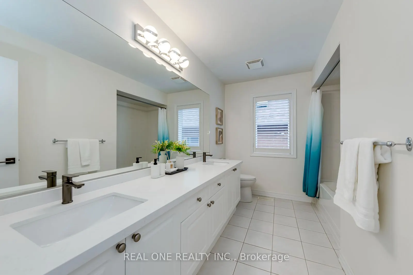 2456 Bon Echo Drive