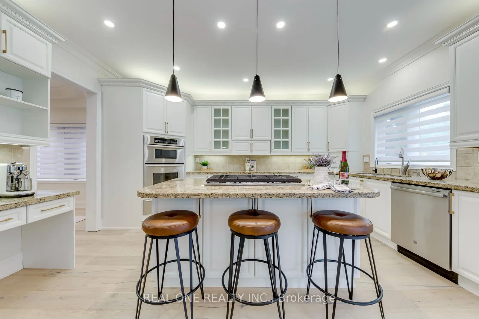 2456 Bon Echo Drive