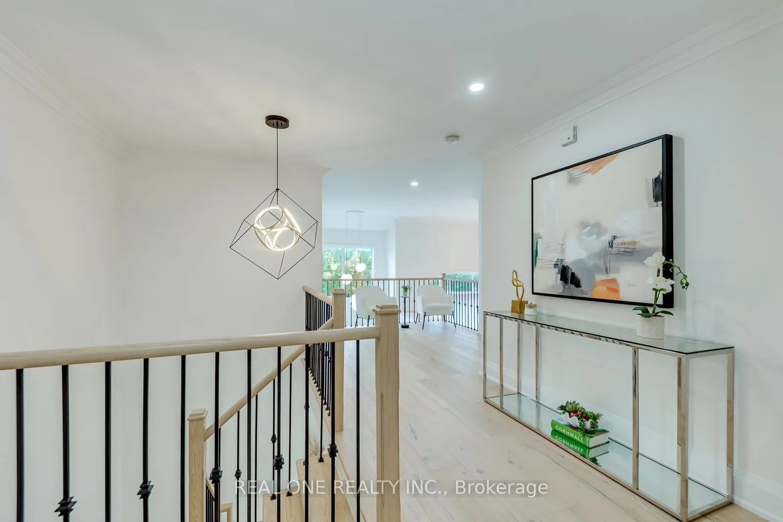 2456 Bon Echo Drive