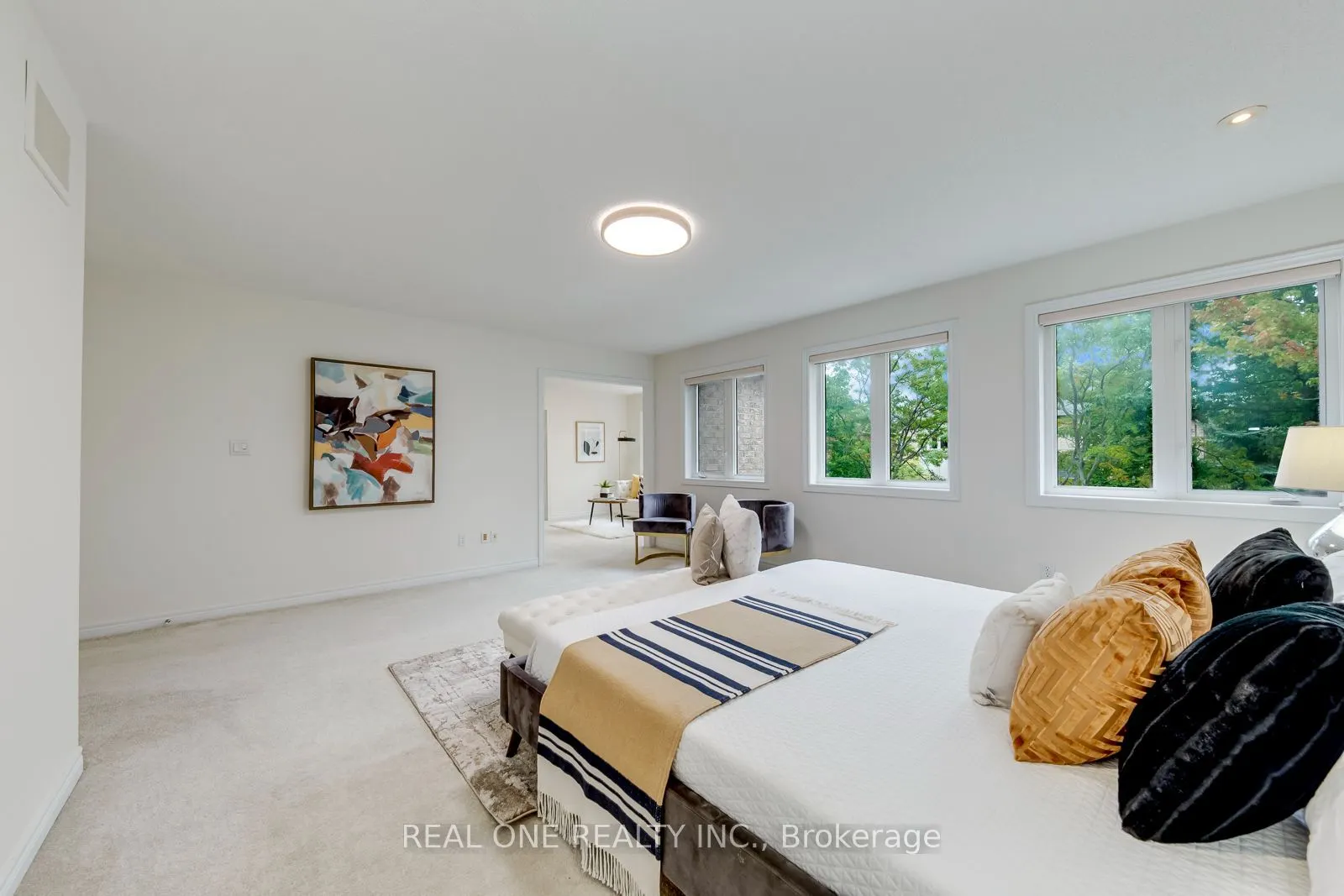 2456 Bon Echo Drive