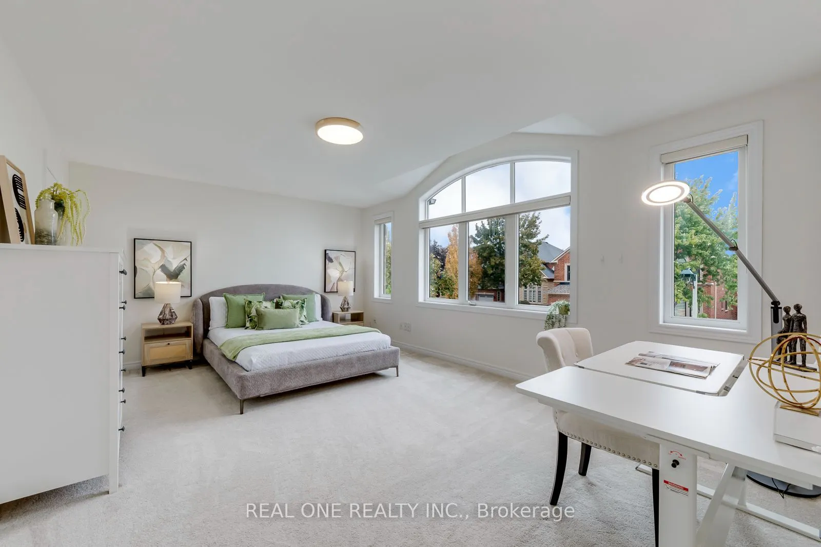 2456 Bon Echo Drive