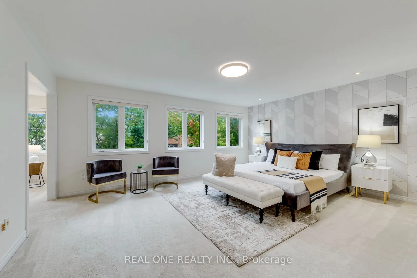 2456 Bon Echo Drive