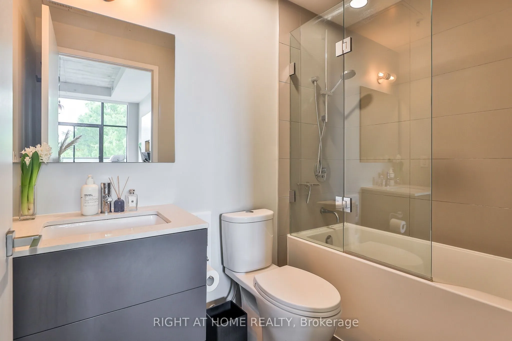 530 Indian Grove #303