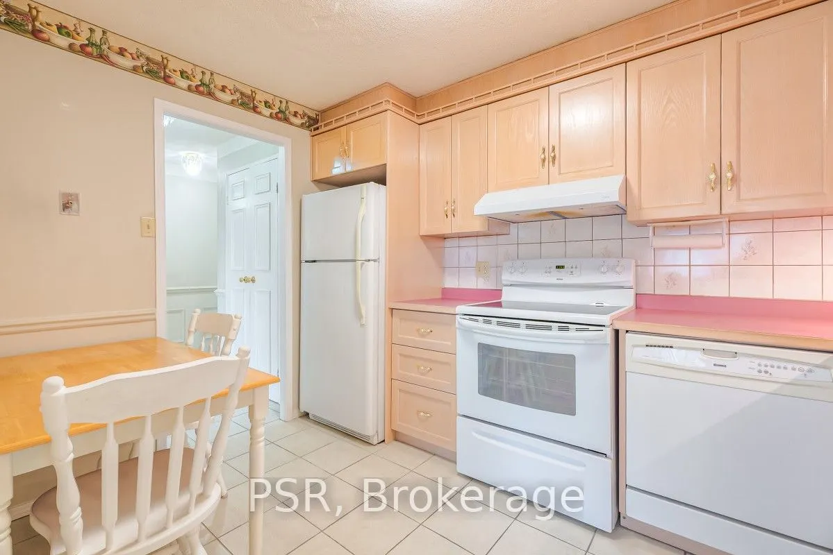 3695 Kaneff Crescent #612