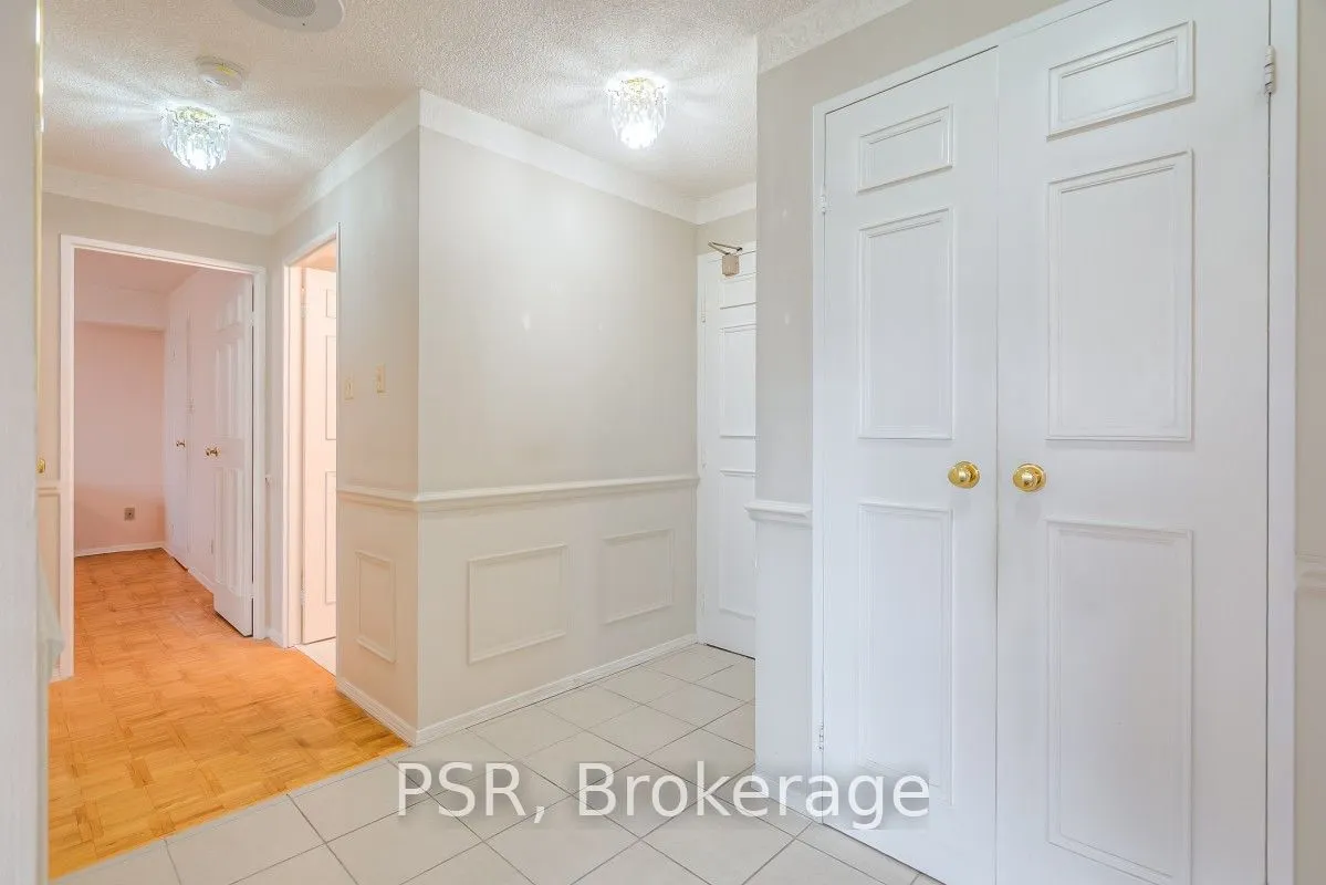 3695 Kaneff Crescent #612