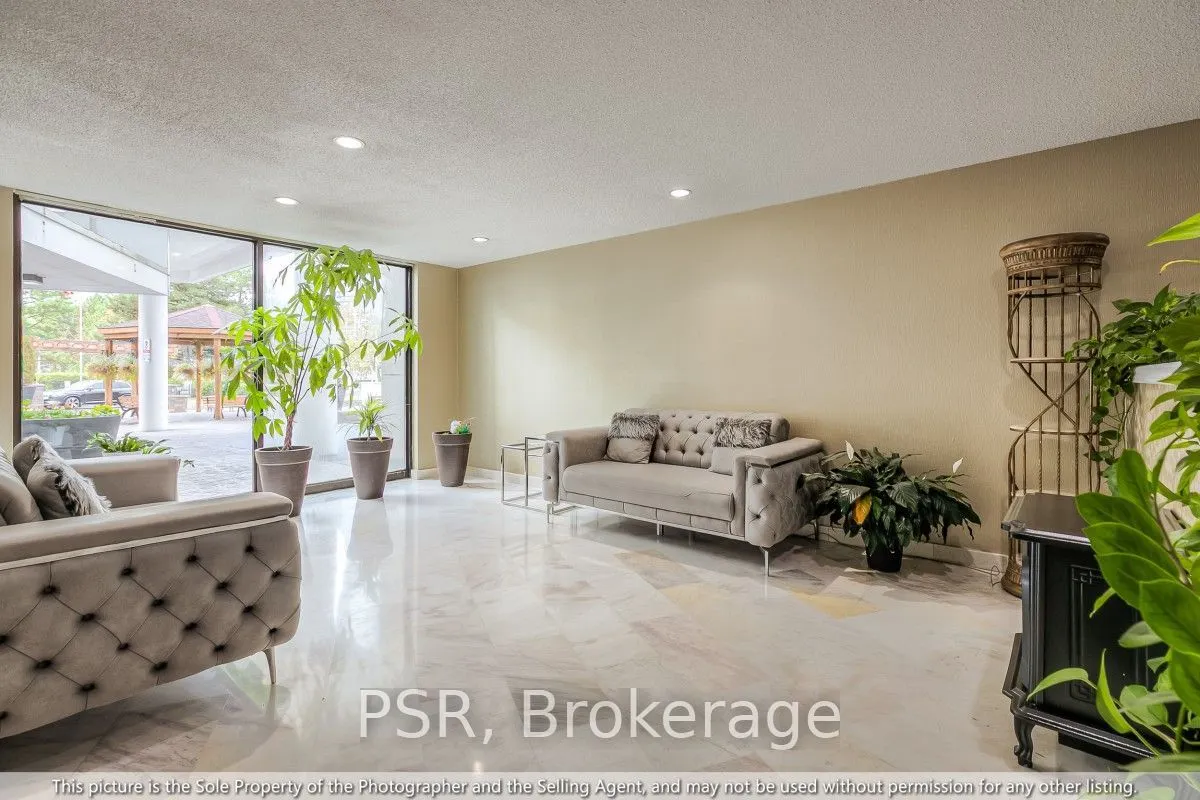 3695 Kaneff Crescent #612