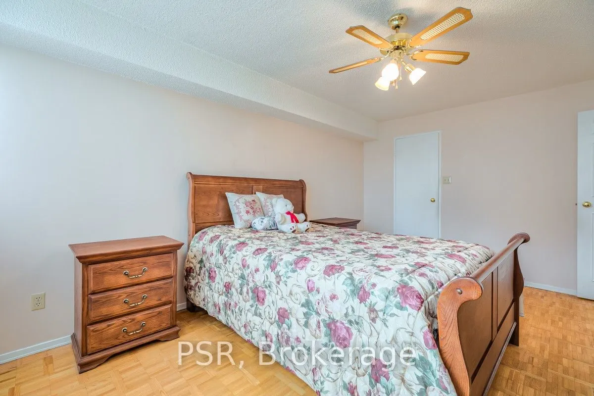 3695 Kaneff Crescent #612