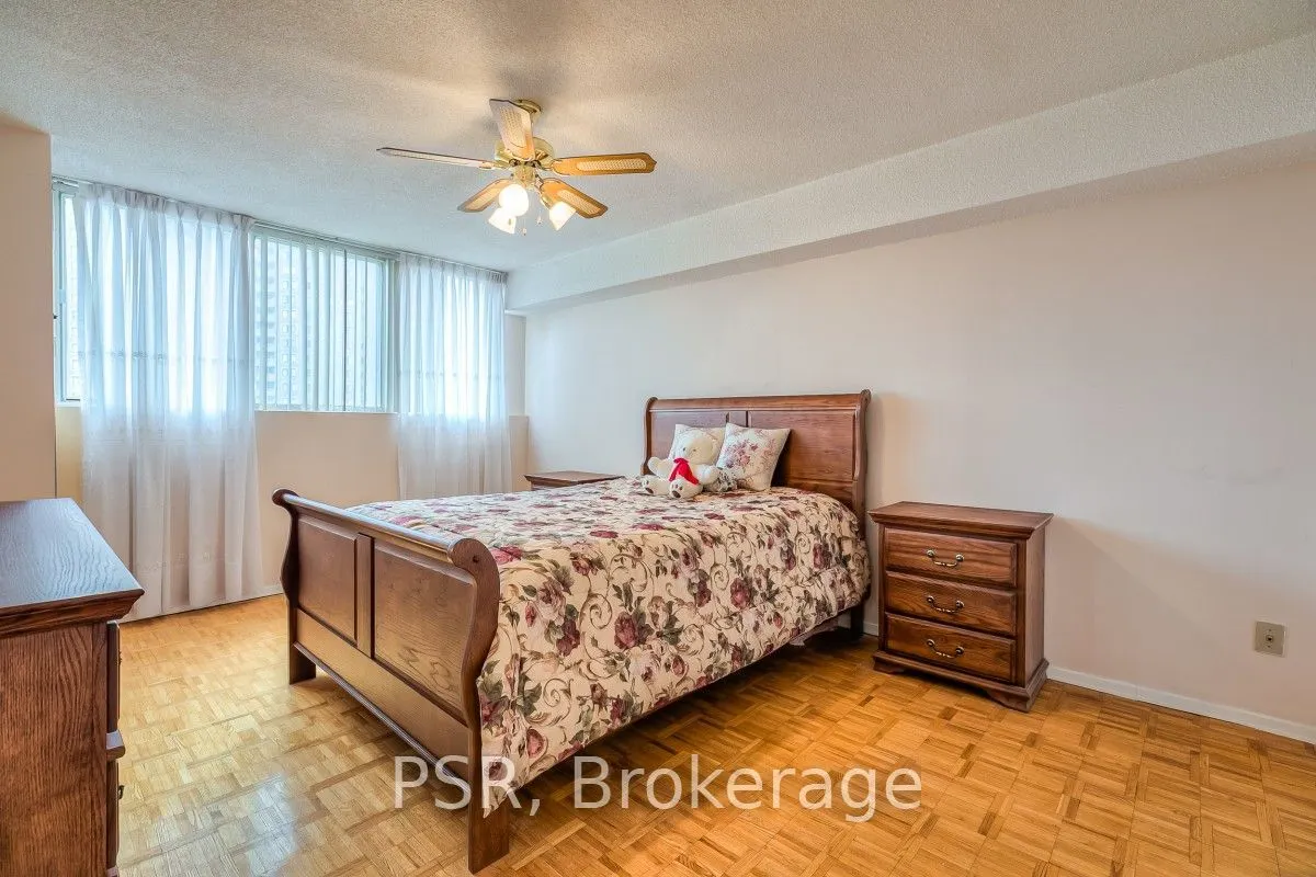 3695 Kaneff Crescent #612