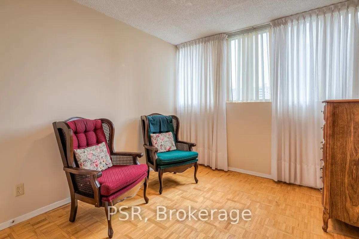 3695 Kaneff Crescent #612