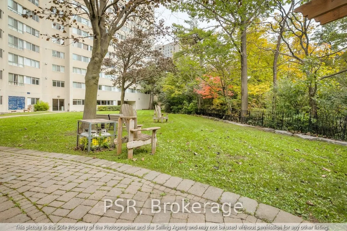 3695 Kaneff Crescent #612