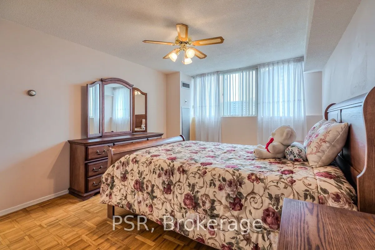 3695 Kaneff Crescent #612