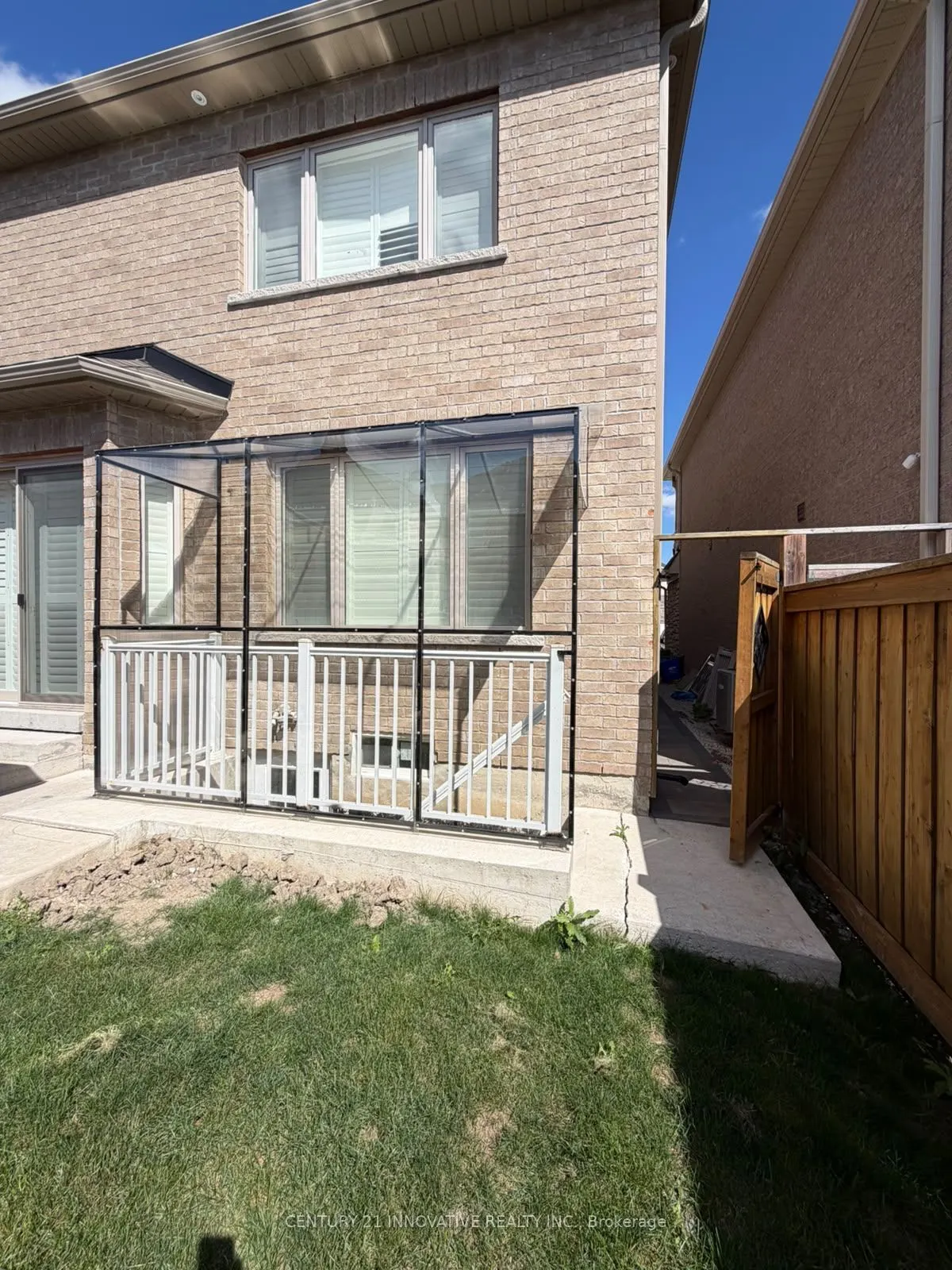 1544 Leger Way