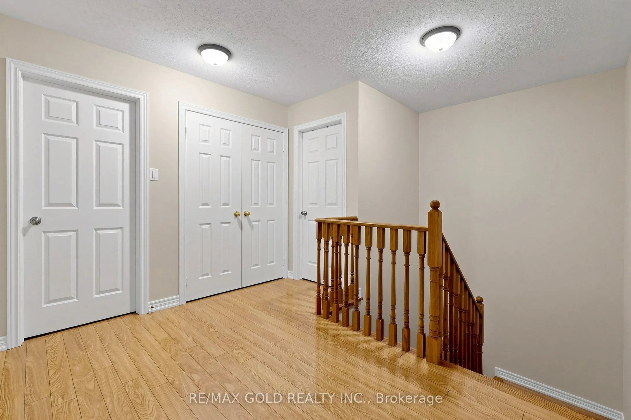 284 Holmes Crescent