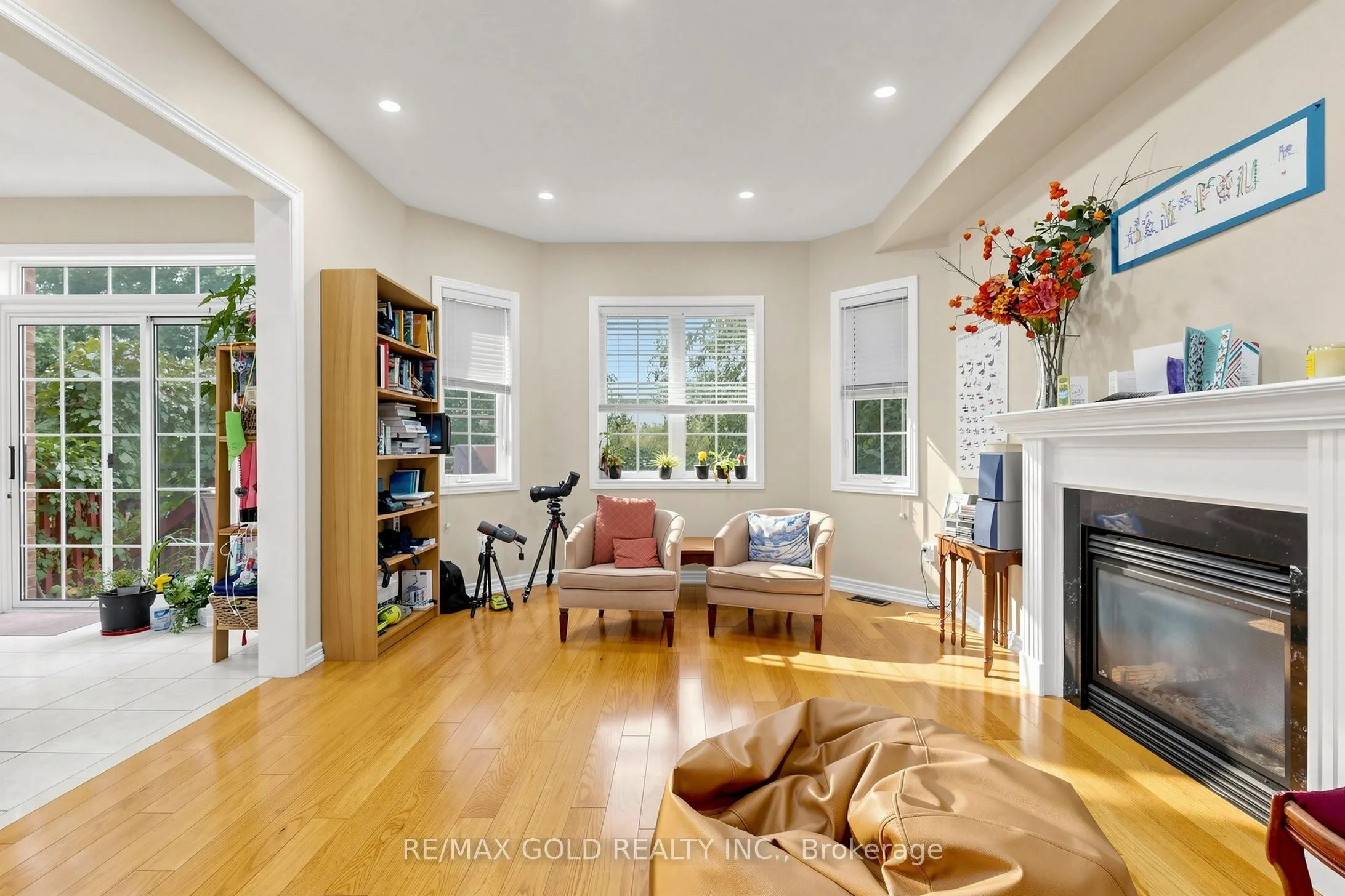 284 Holmes Crescent
