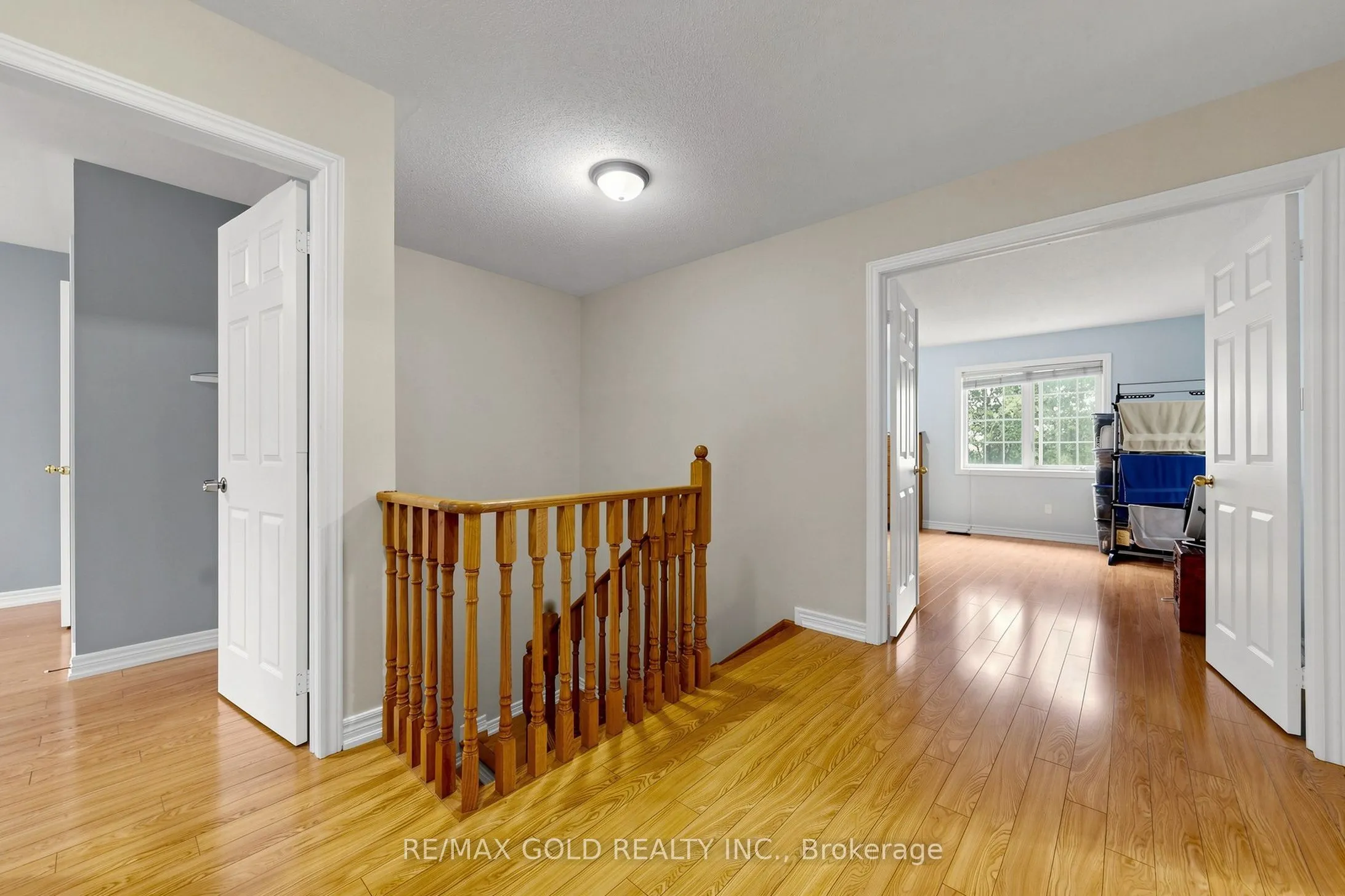 284 Holmes Crescent