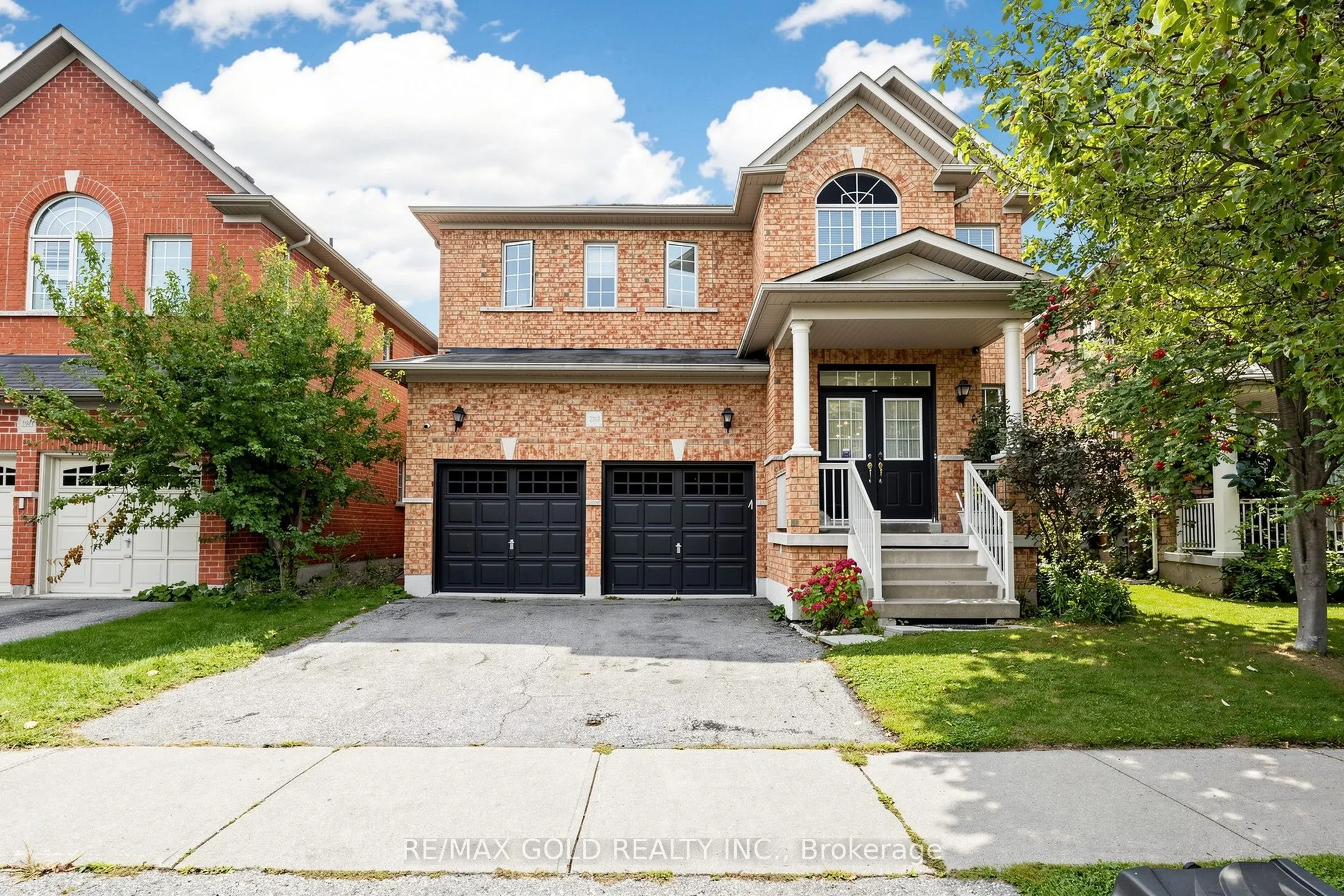 284 Holmes Crescent