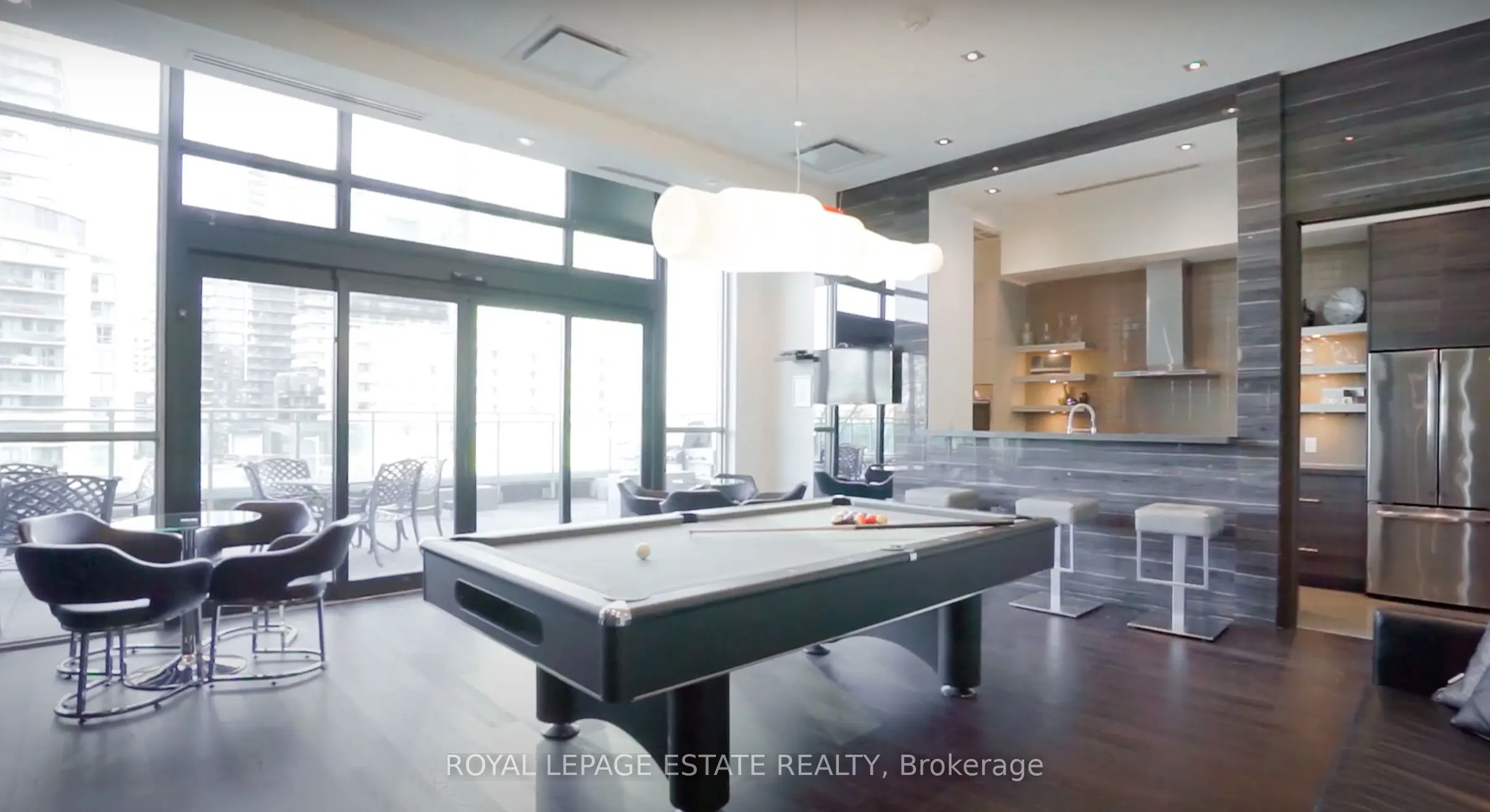 33 Shore Breeze Drive #2901