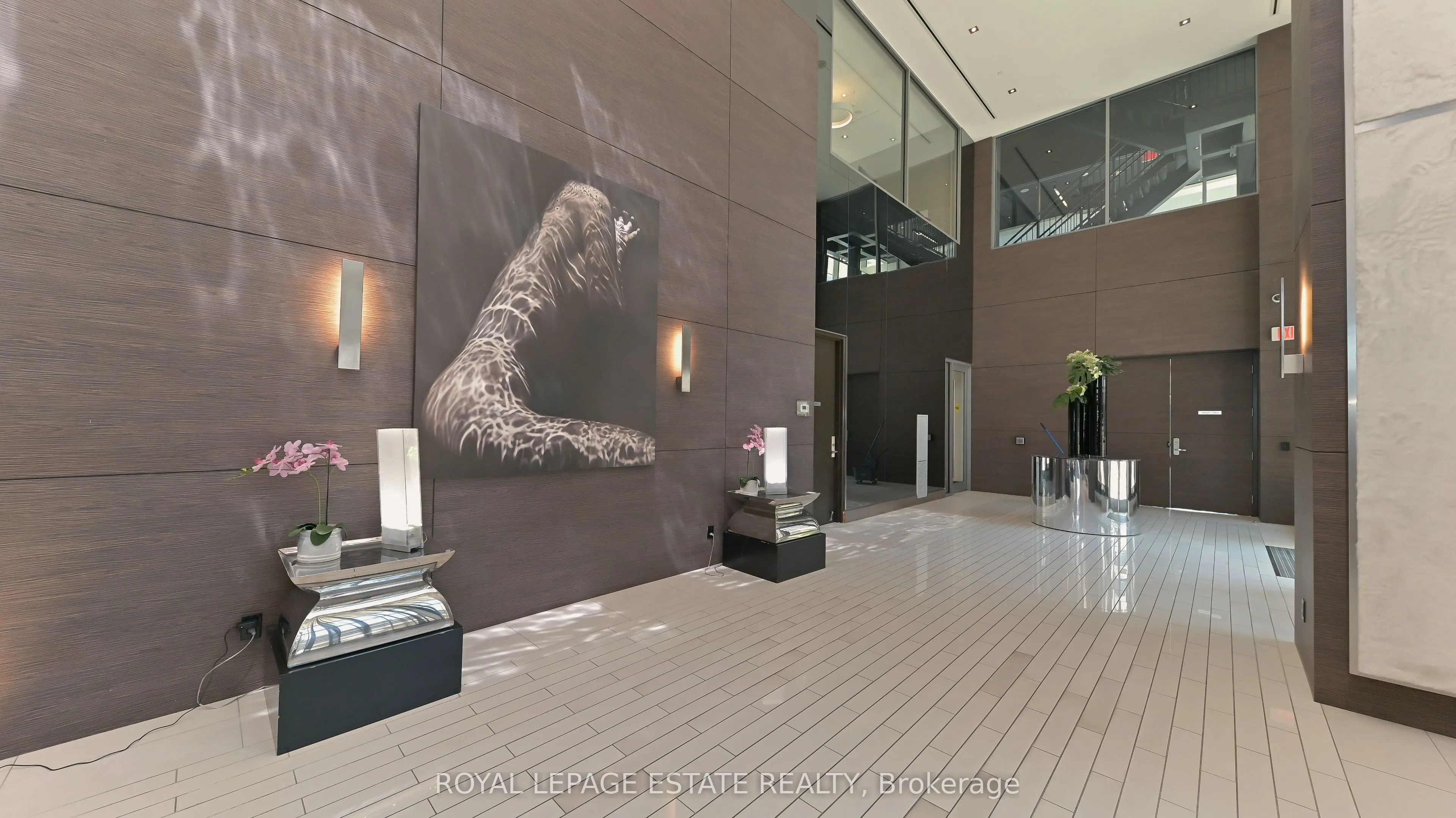 33 Shore Breeze Drive #2901