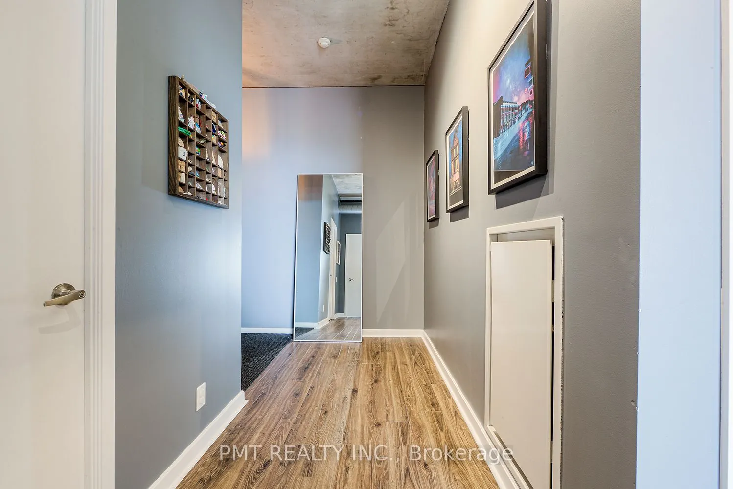 369 Sorauren Avenue #311
