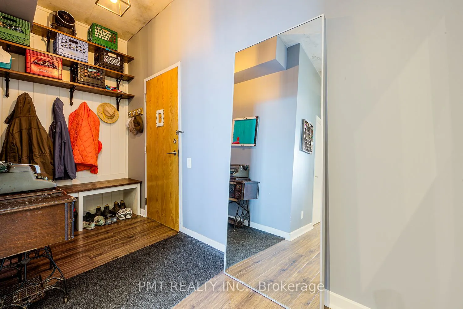 369 Sorauren Avenue #311