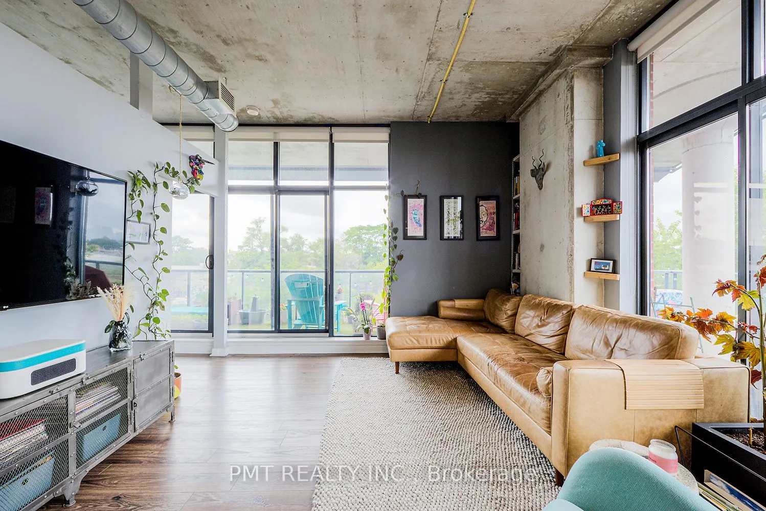 369 Sorauren Avenue #311