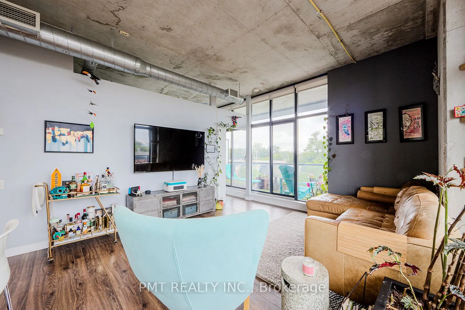 369 Sorauren Avenue #311