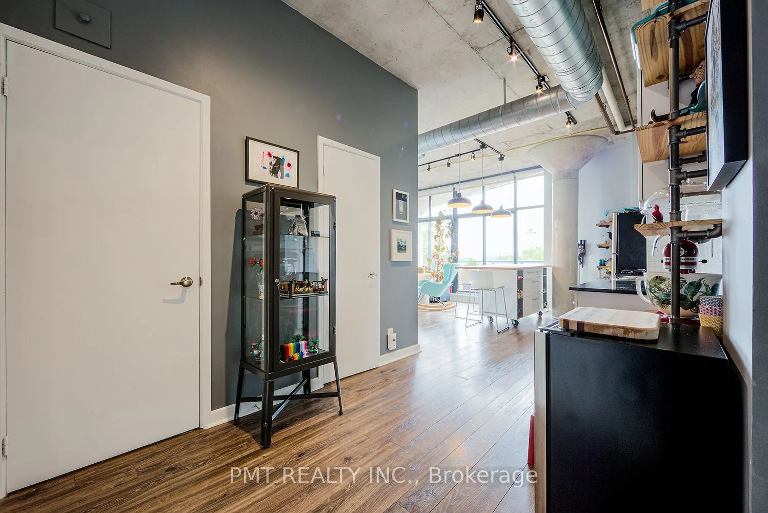 369 Sorauren Avenue #311