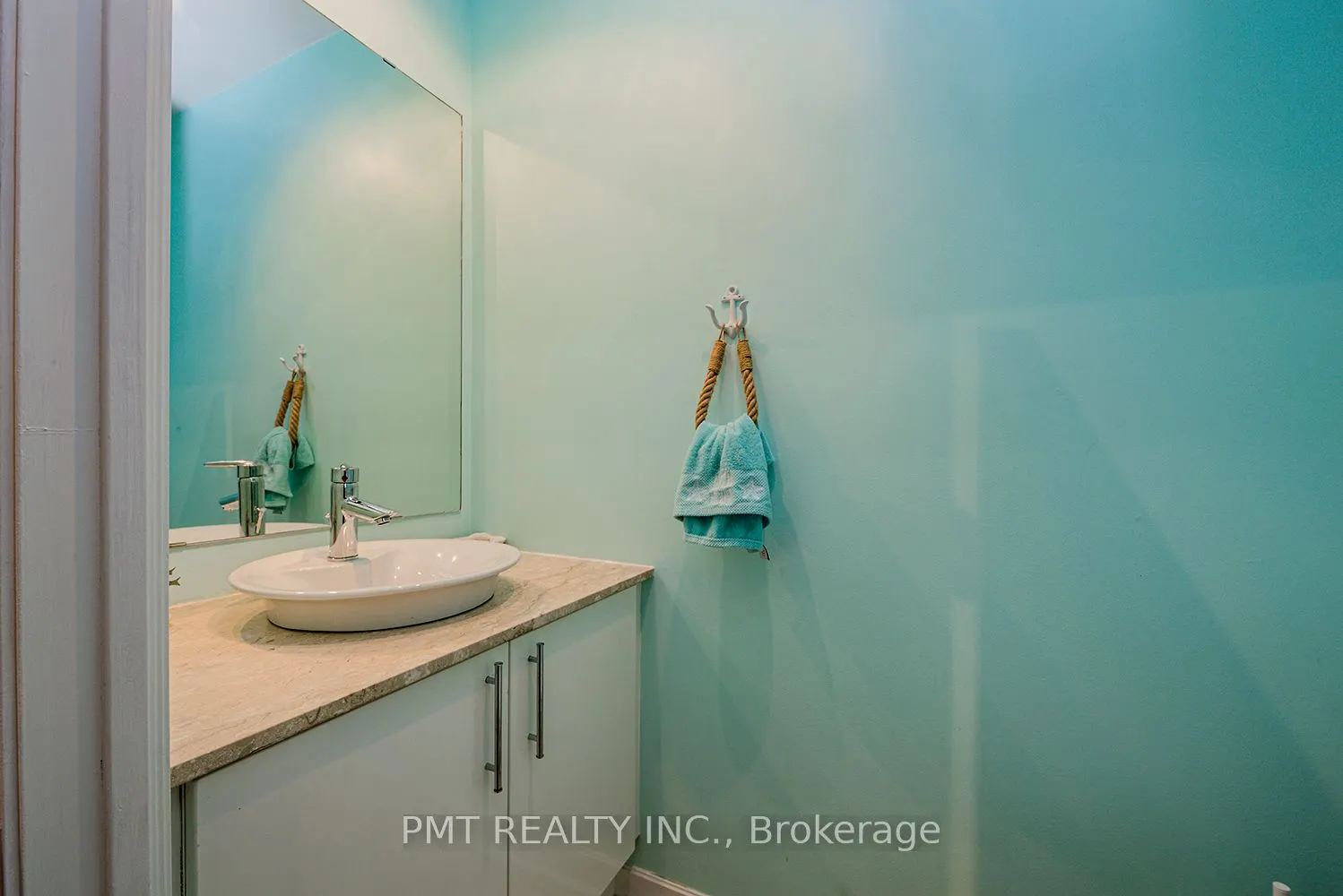 369 Sorauren Avenue #311