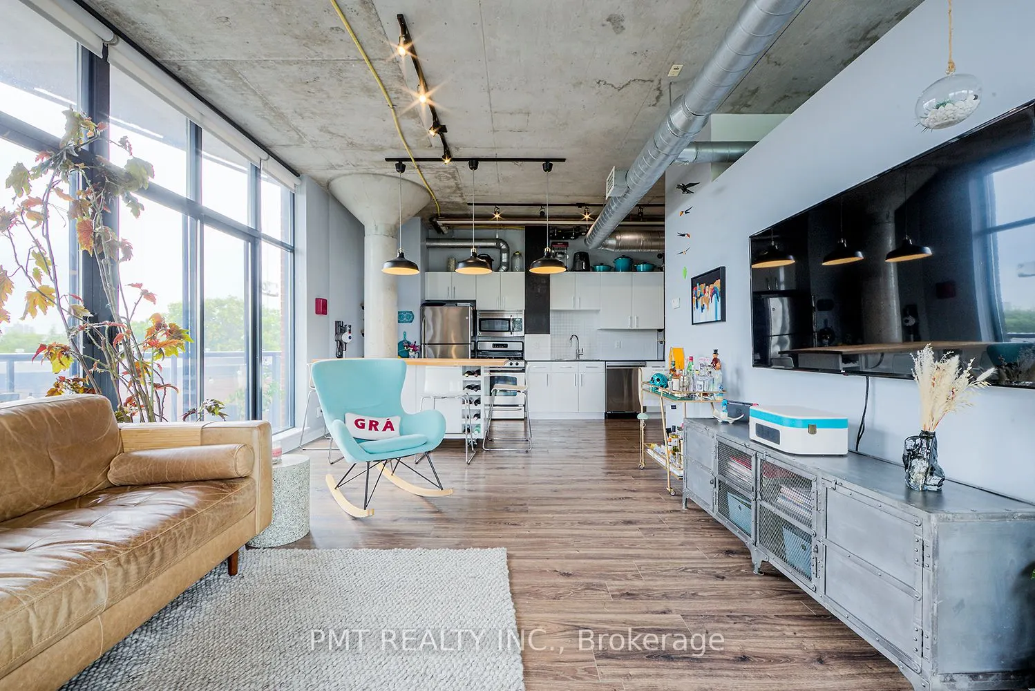 369 Sorauren Avenue #311