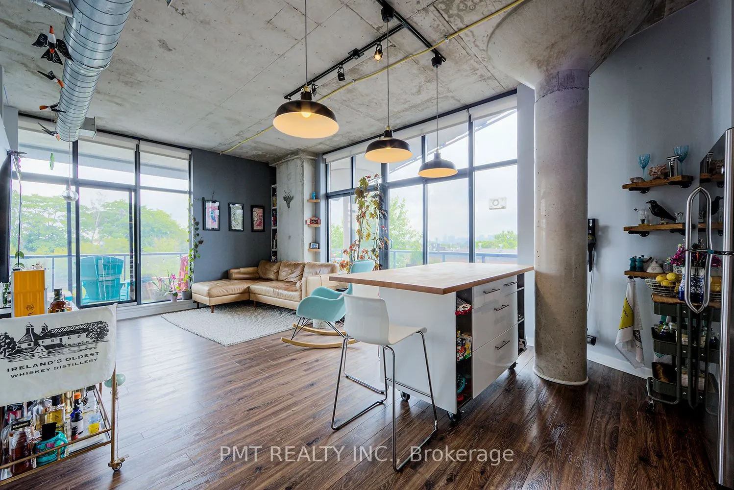 369 Sorauren Avenue #311