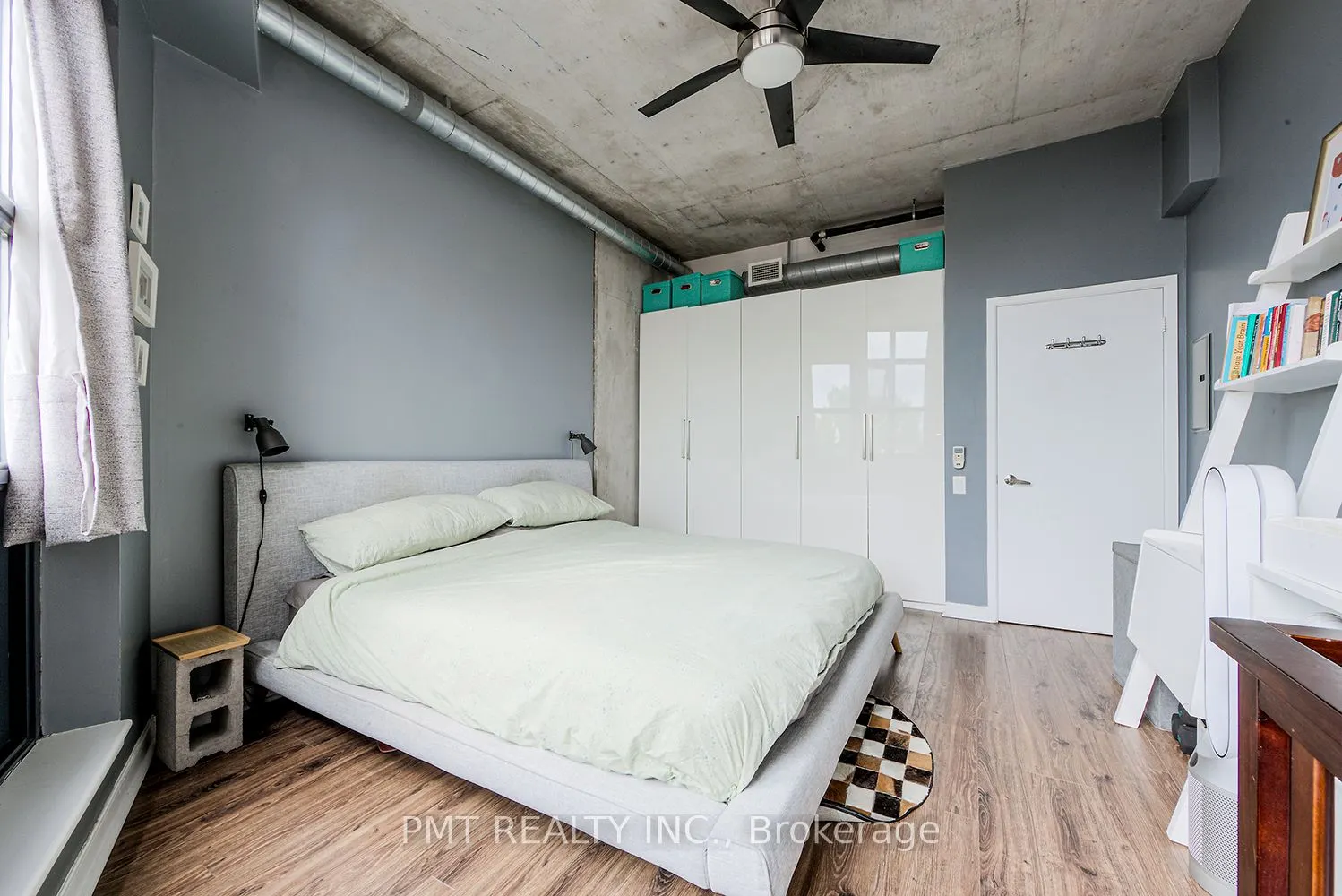 369 Sorauren Avenue #311