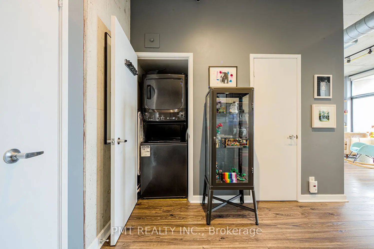 369 Sorauren Avenue #311