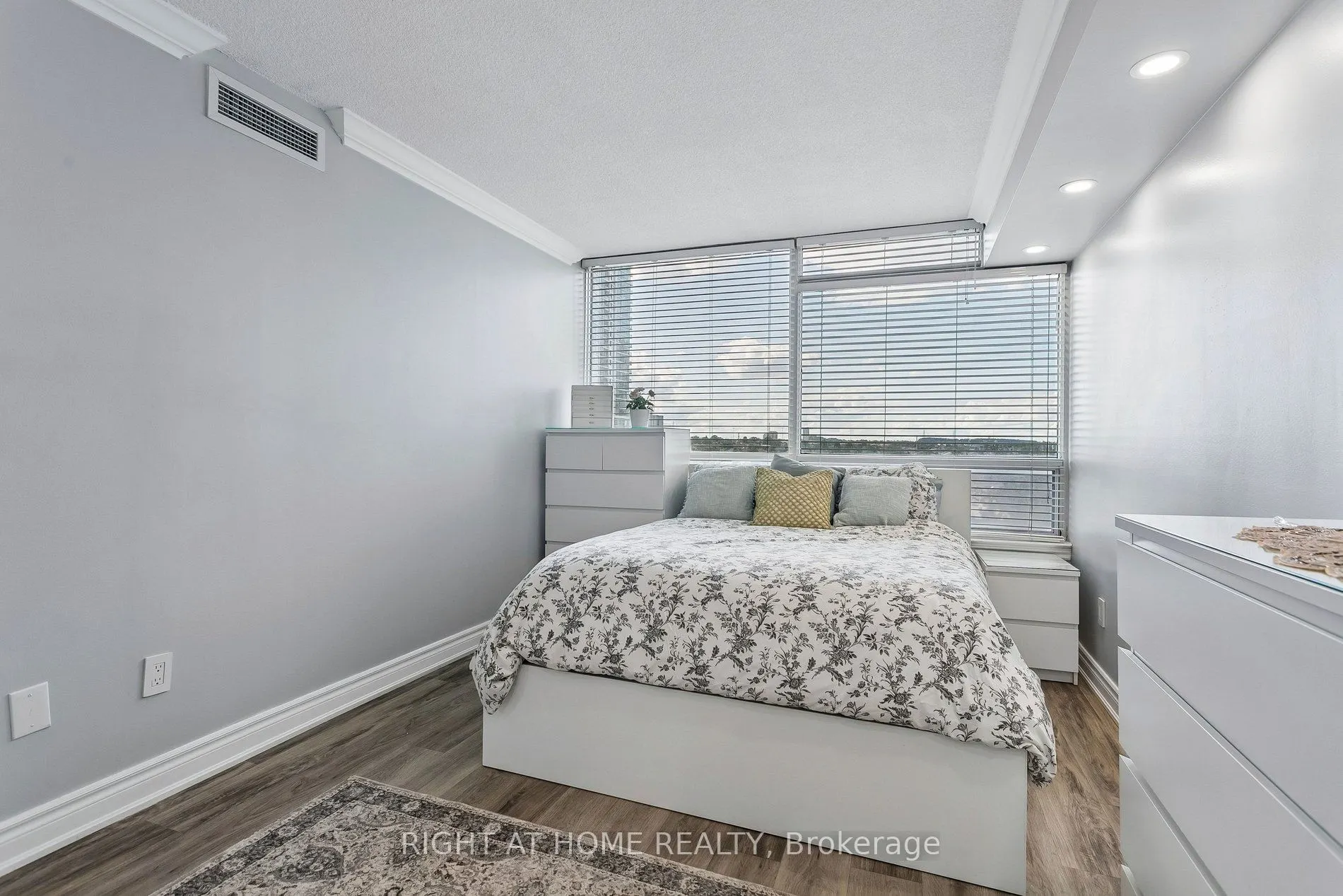 550 Webb Drive #612