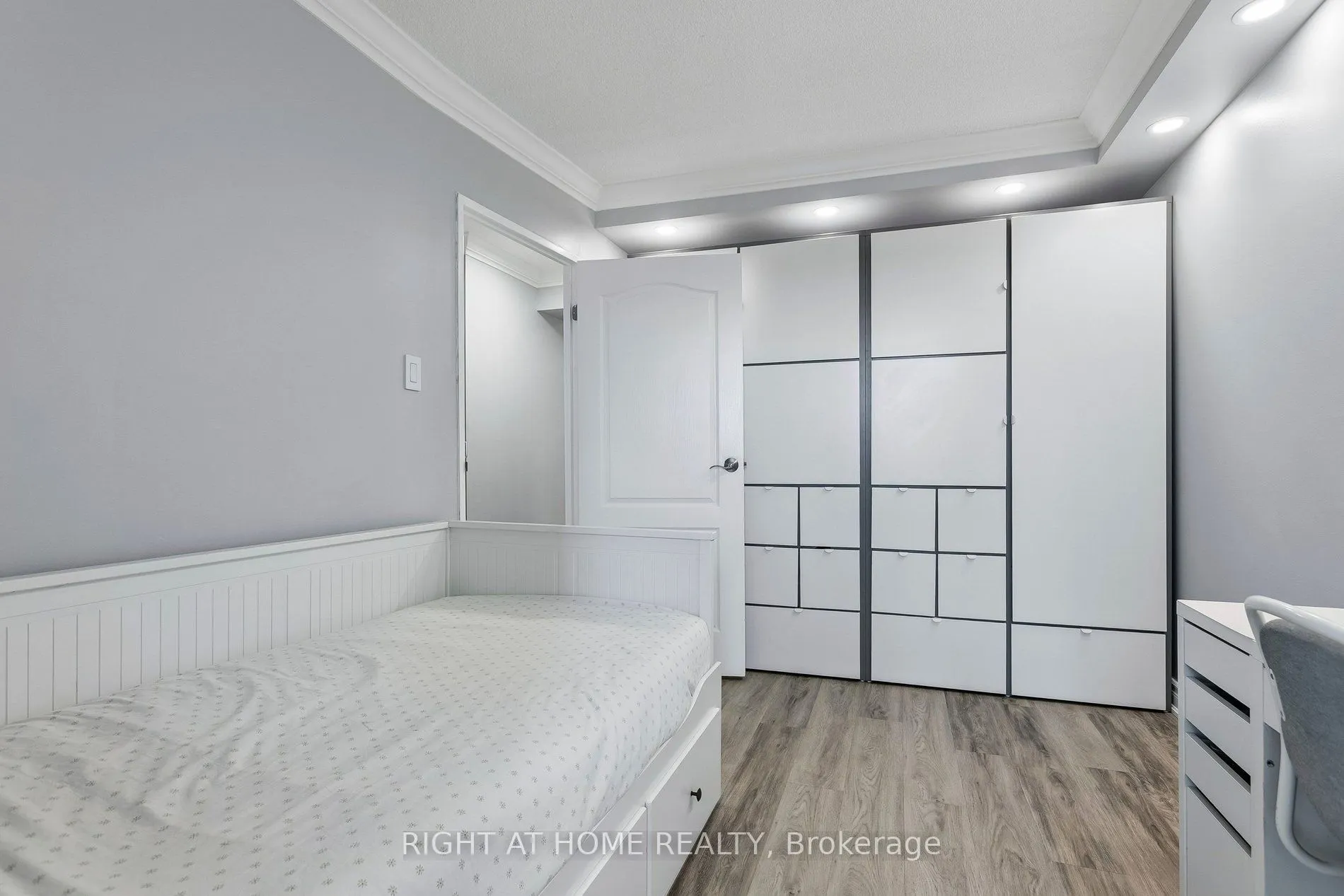 550 Webb Drive #612