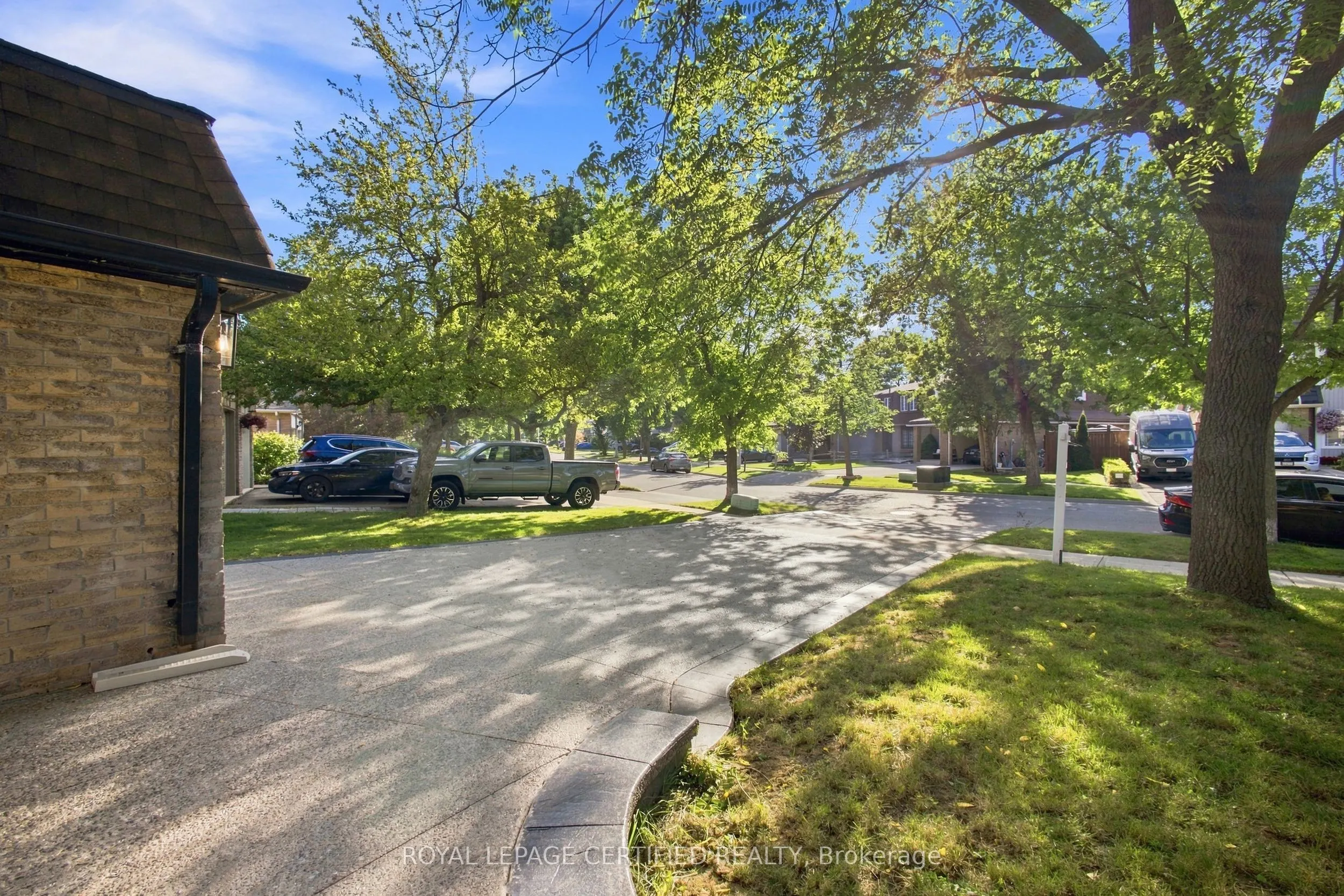 3029 Oslo Crescent
