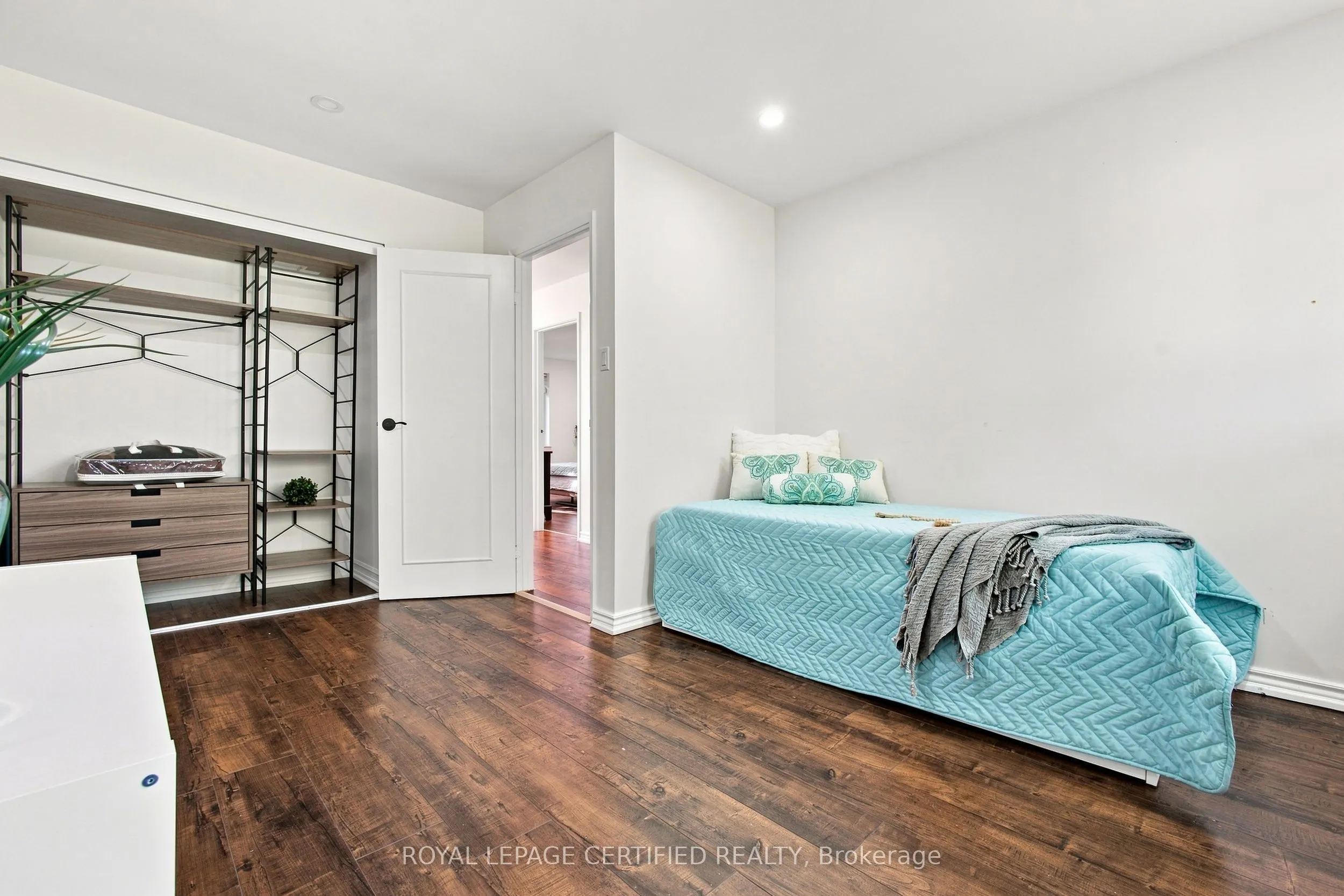 3029 Oslo Crescent