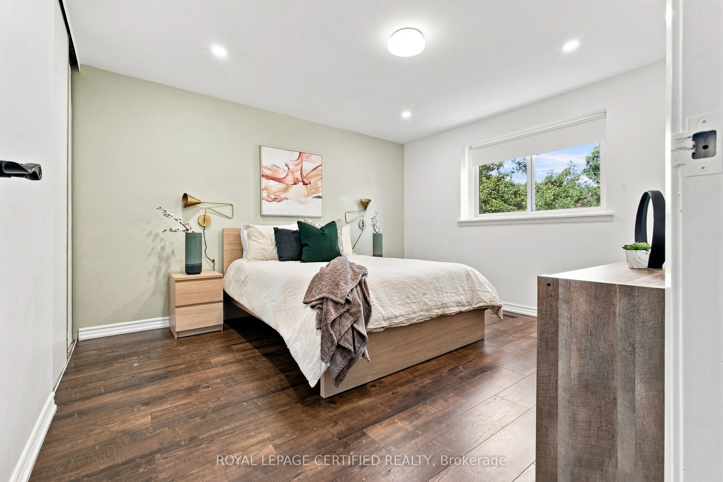 3029 Oslo Crescent