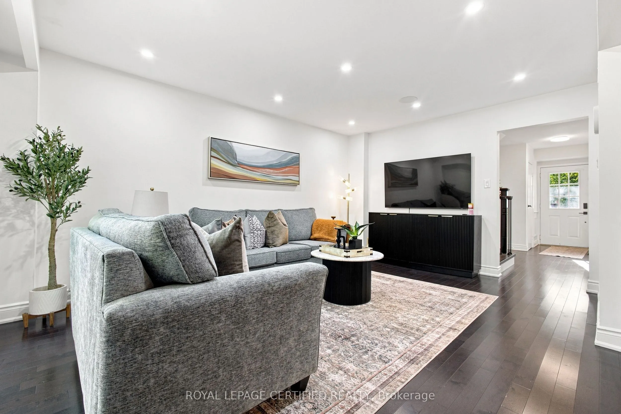 3029 Oslo Crescent