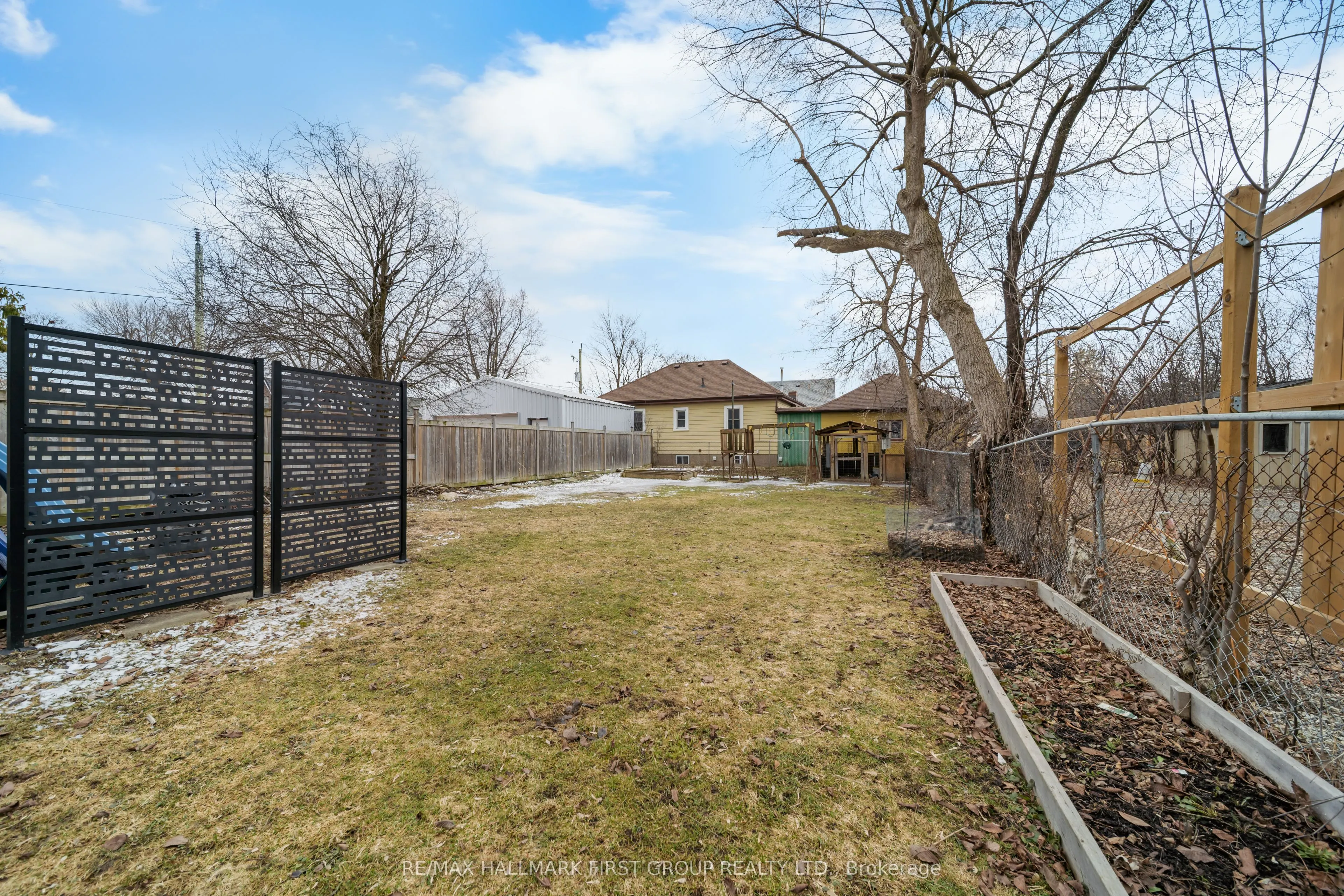 7 Mcmurchy Avenue S