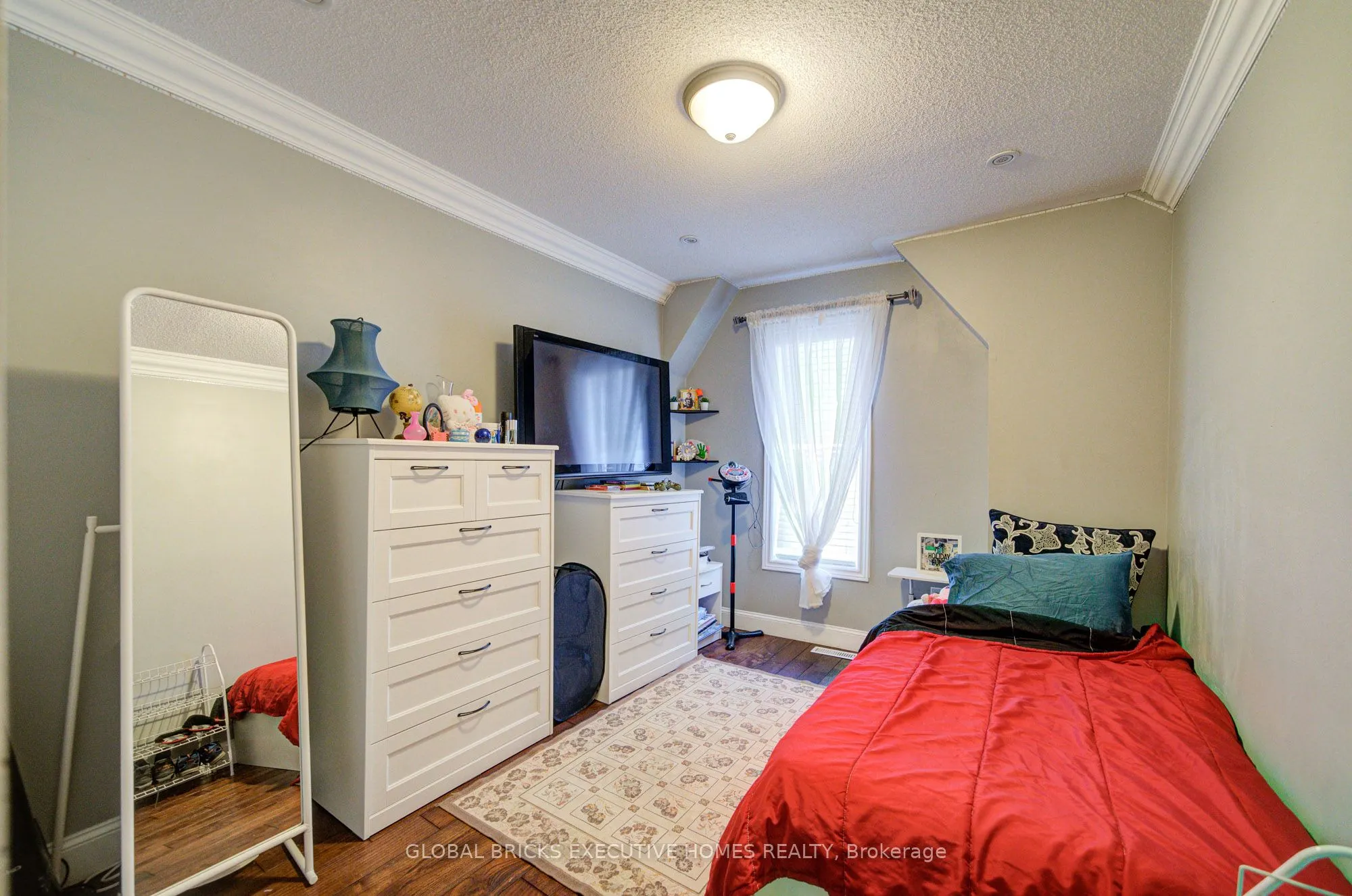 3885 Eglinton Avenue