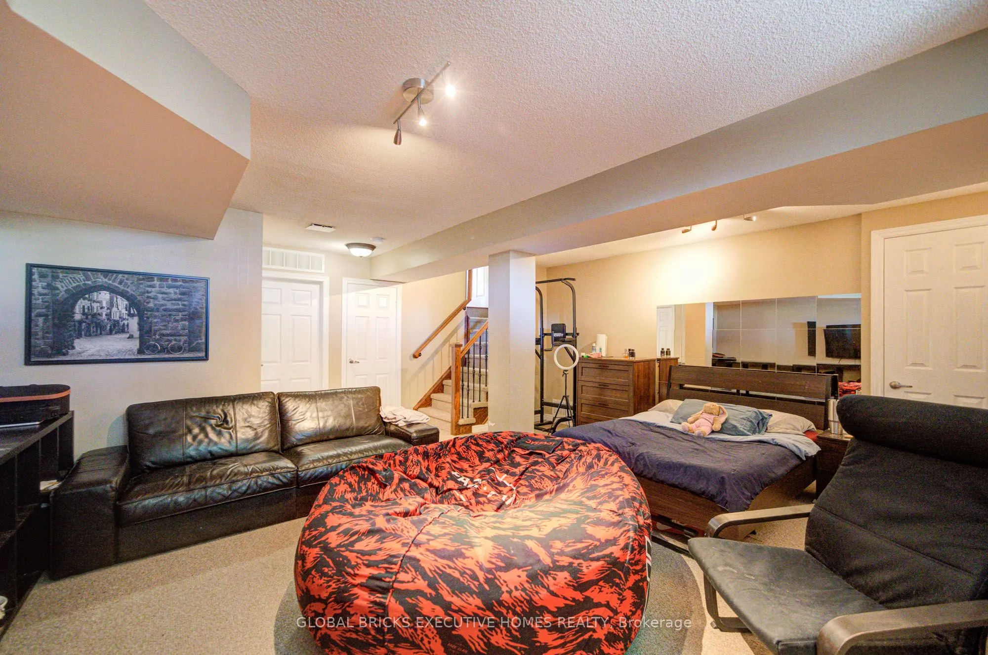 3885 Eglinton Avenue