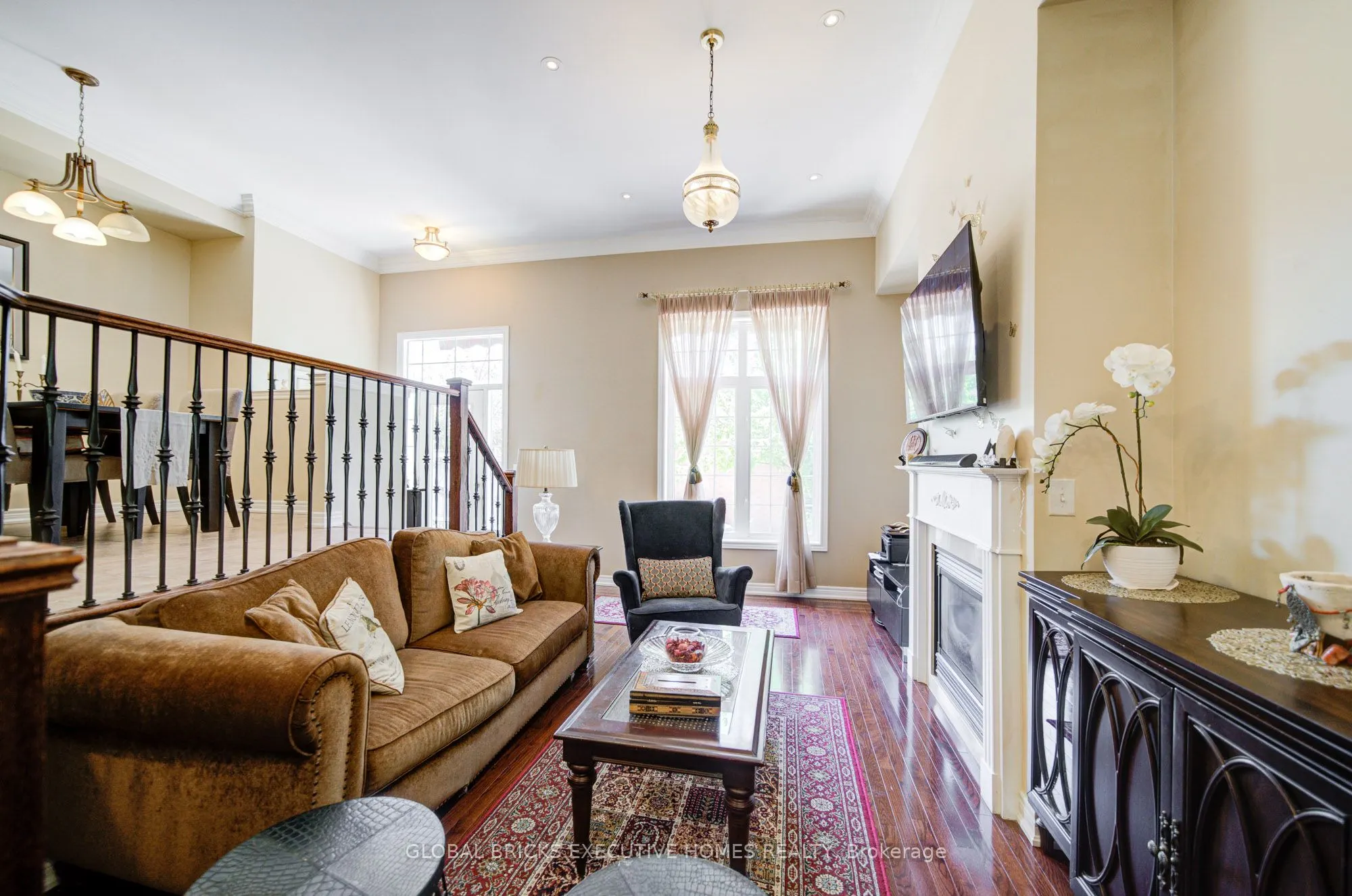 3885 Eglinton Avenue