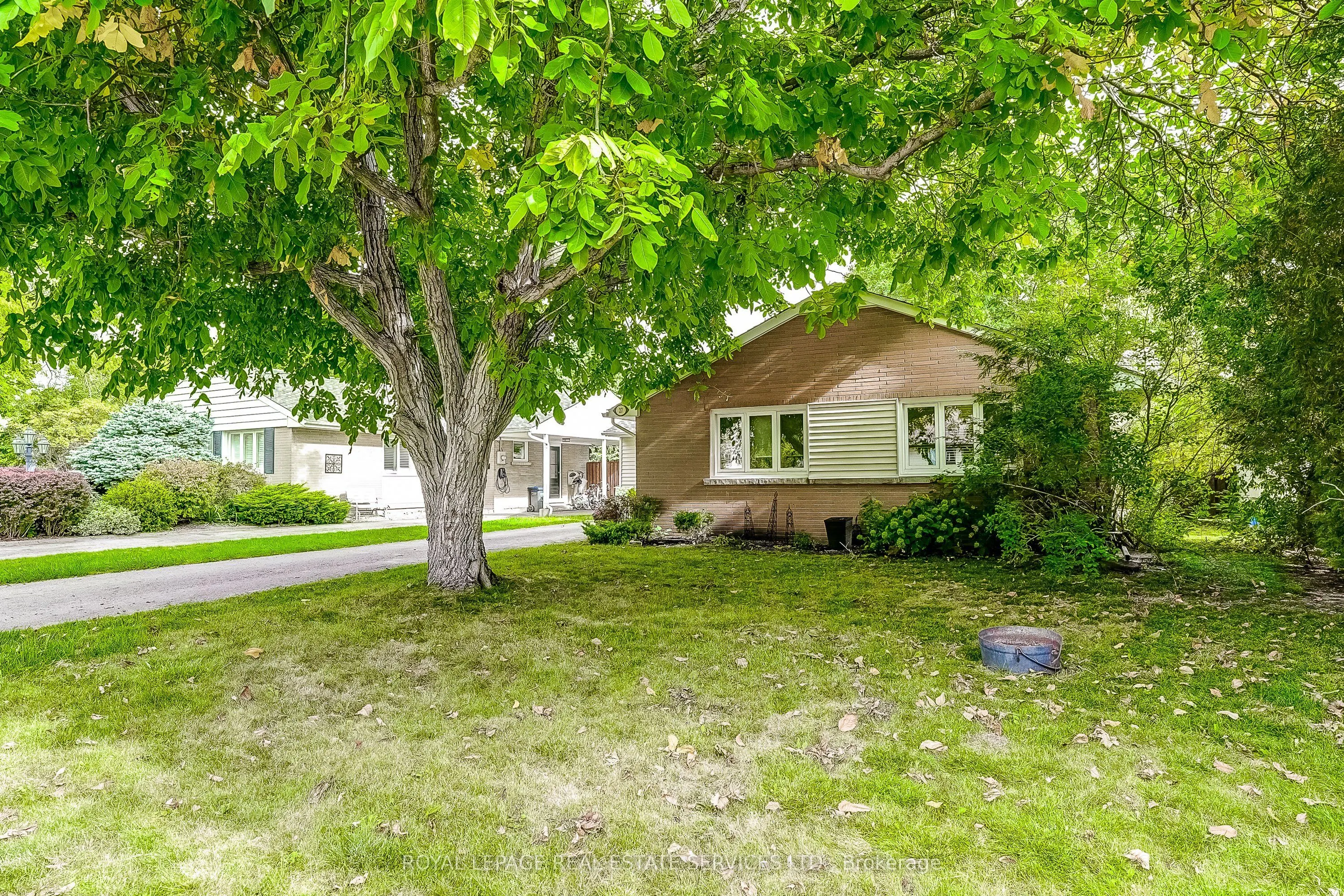 27 Sora Drive