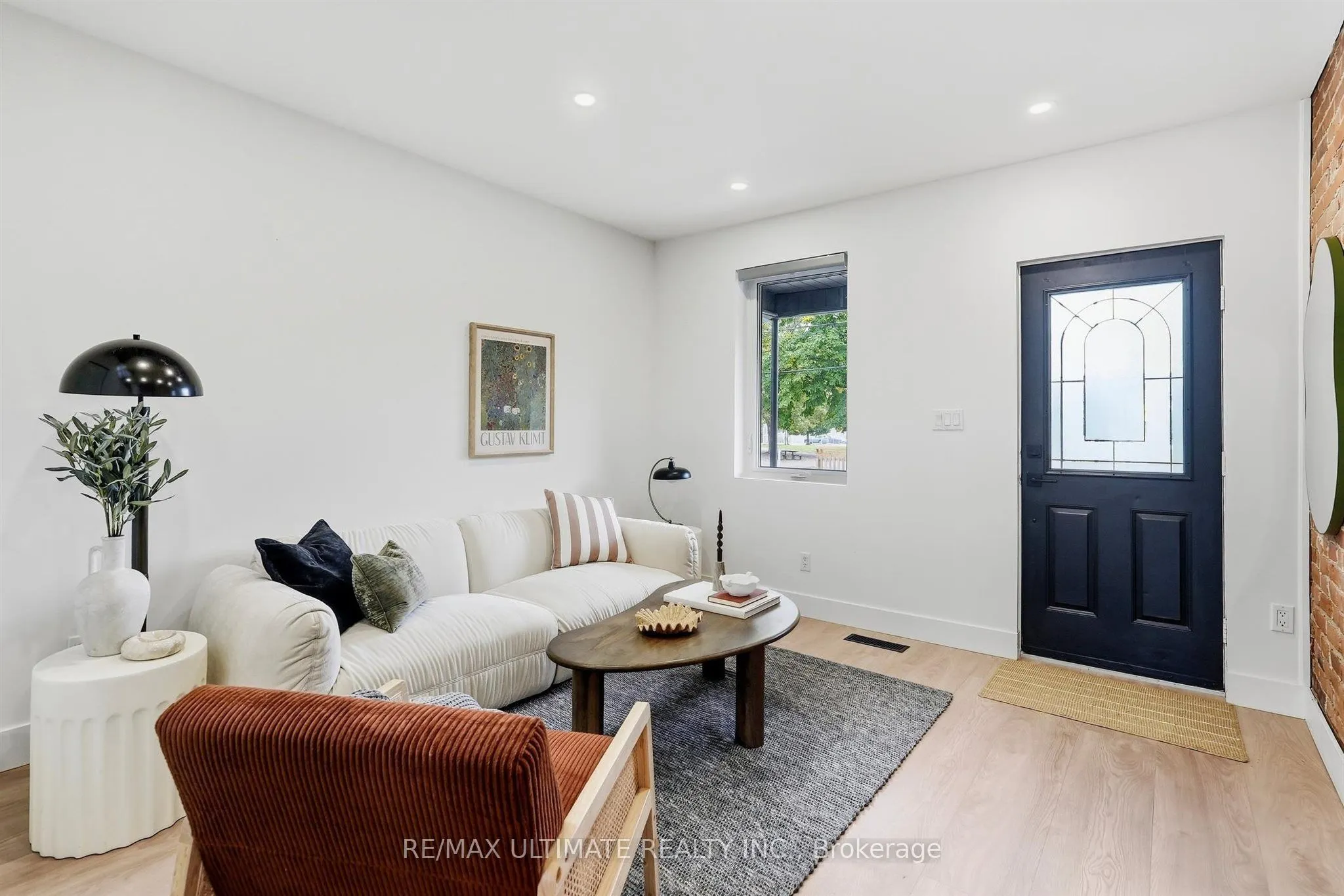 90 Rowntree Avenue