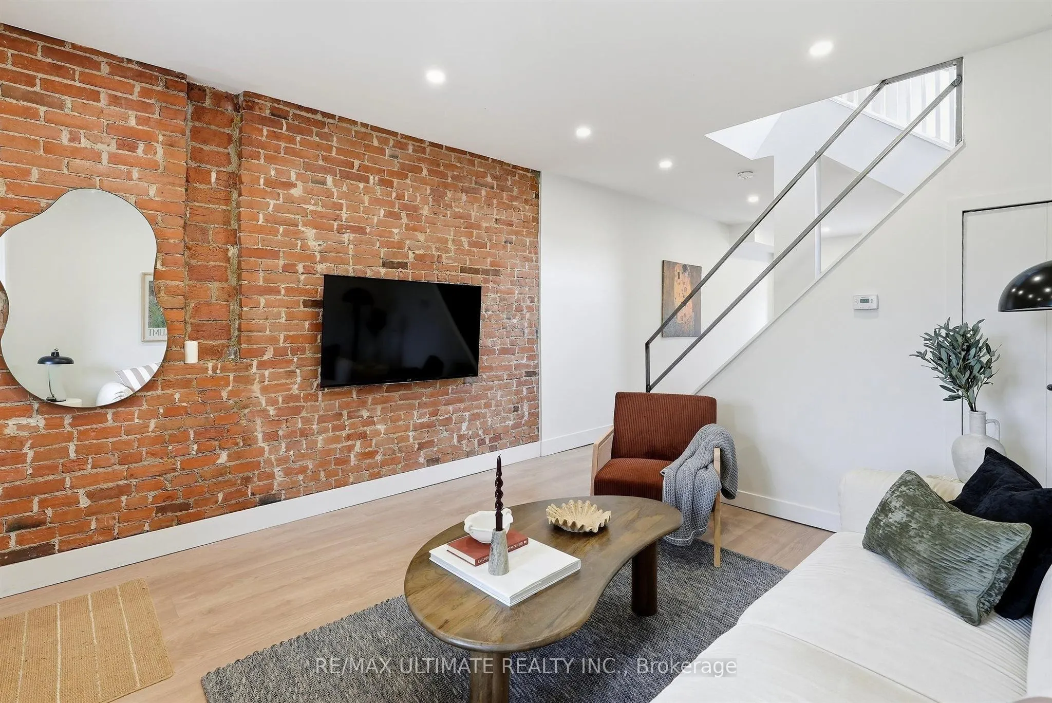 90 Rowntree Avenue