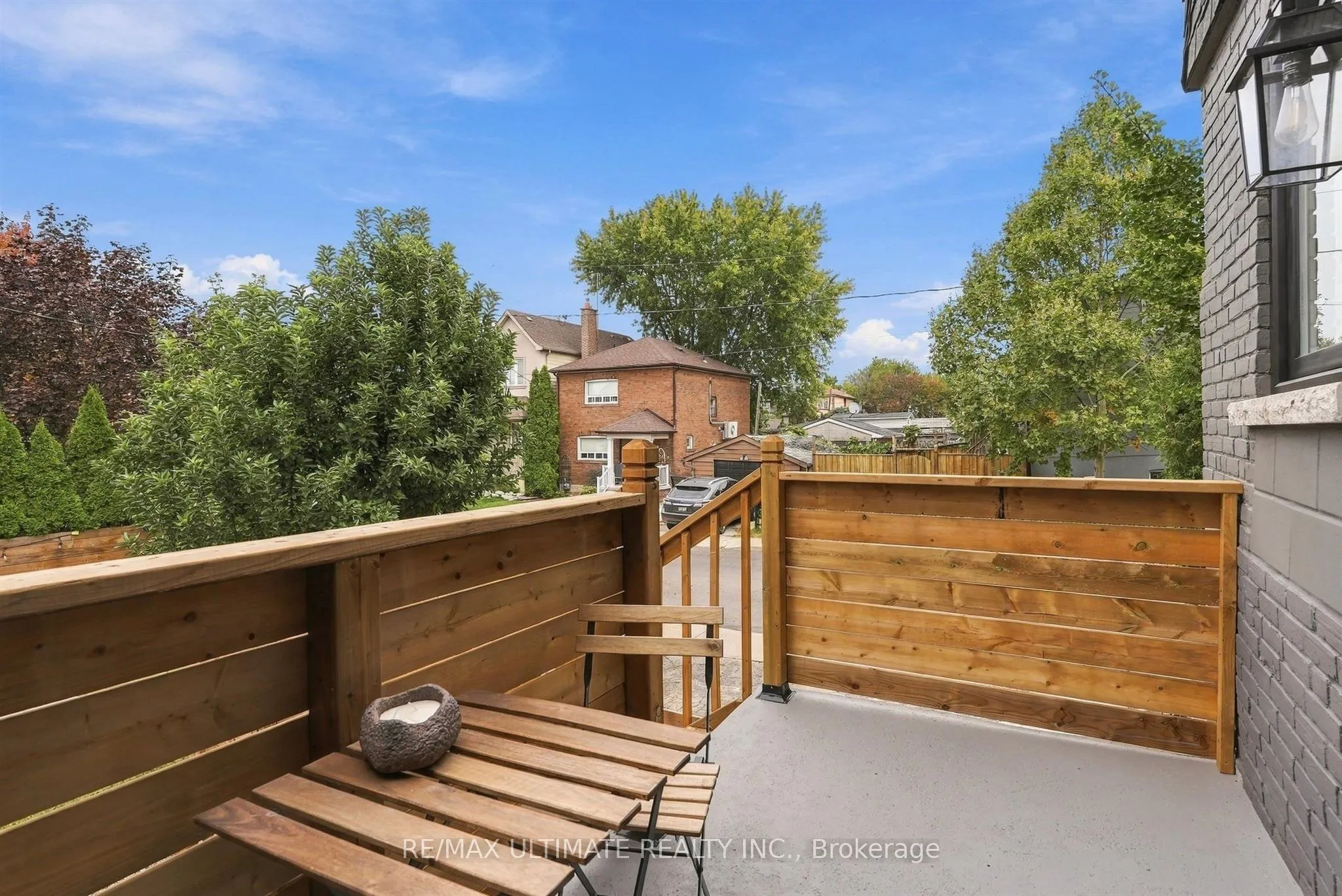 90 Rowntree Avenue